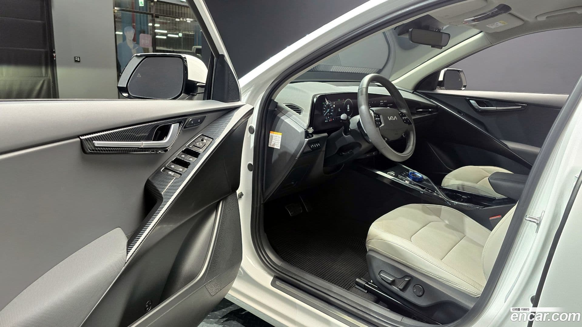 Main__Slider__Photo:Niro Kia 2022.9-10