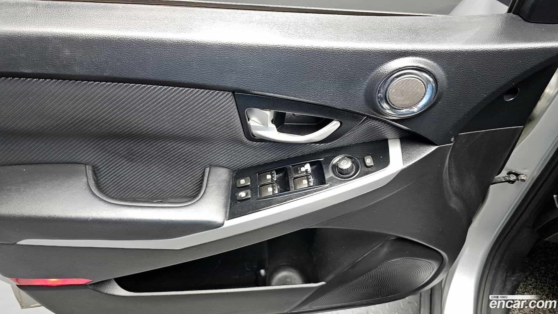 KORANDO KG_Mobility_Ssangyong 2017.5-OPTION-021