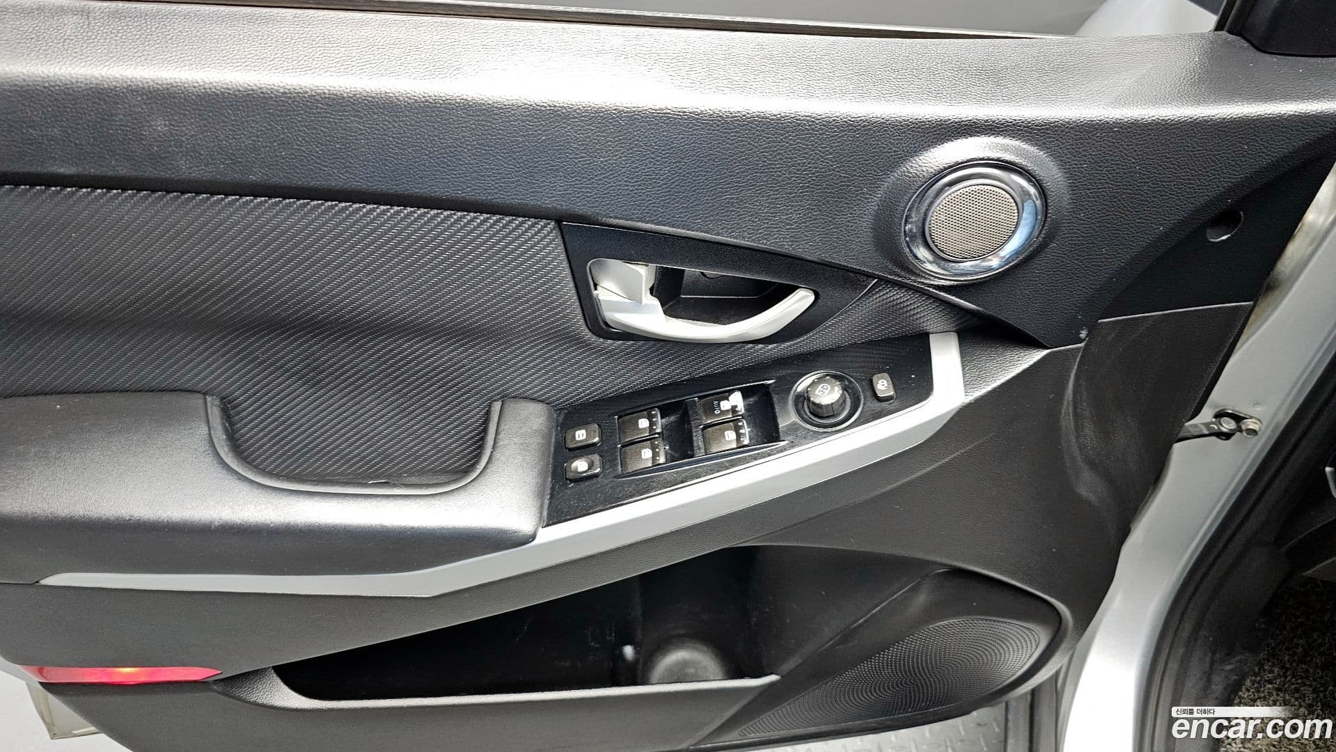 Main__Slider__Photo:KORANDO KG_Mobility_Ssangyong 2017.5-16