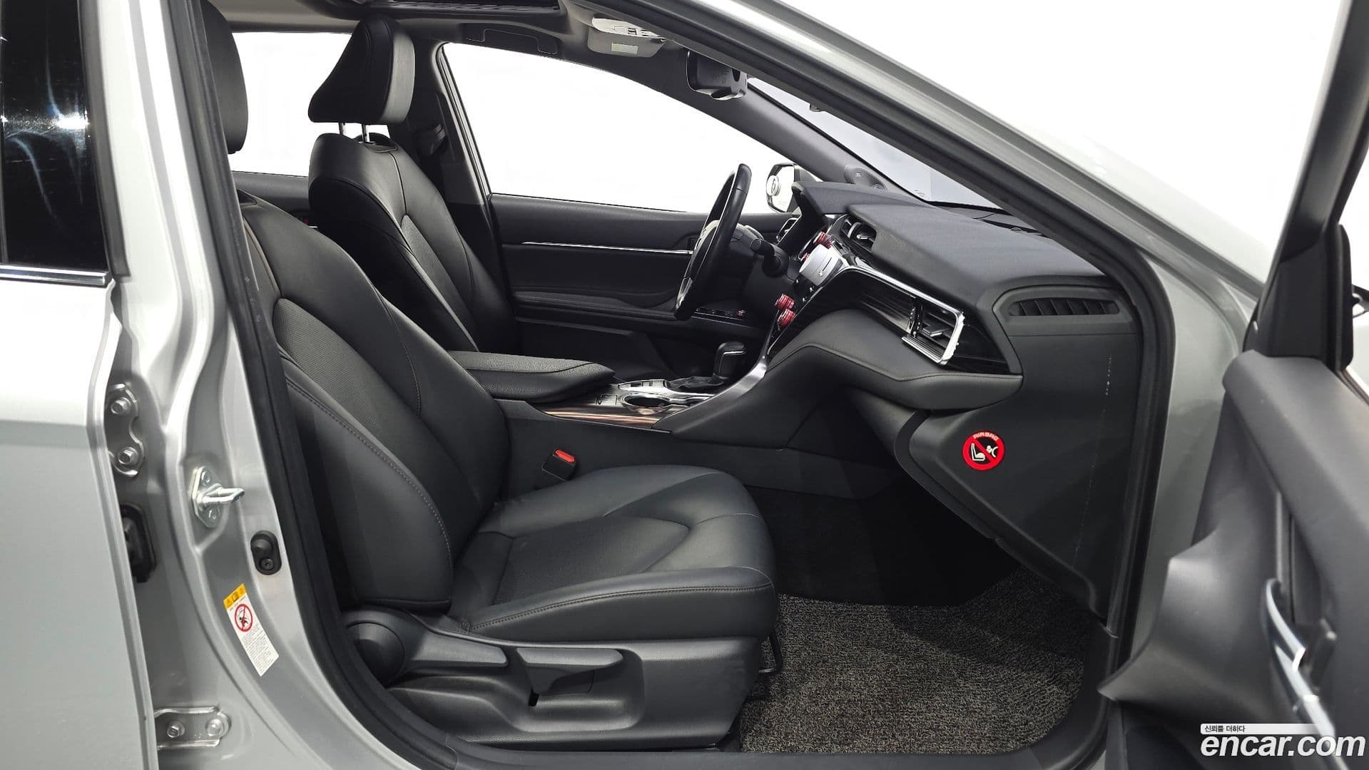 Main__Slider__Photo:Camry Toyota 2018.6-9