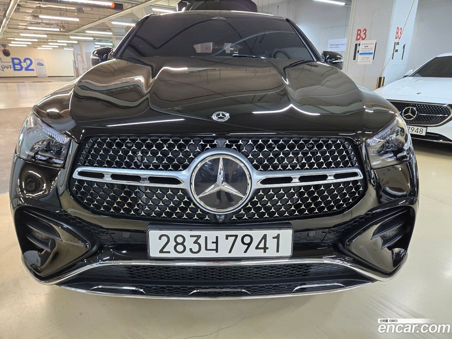 Main__Slider__Photo:GLE-Class Mercedes-Benz 2025.8-0