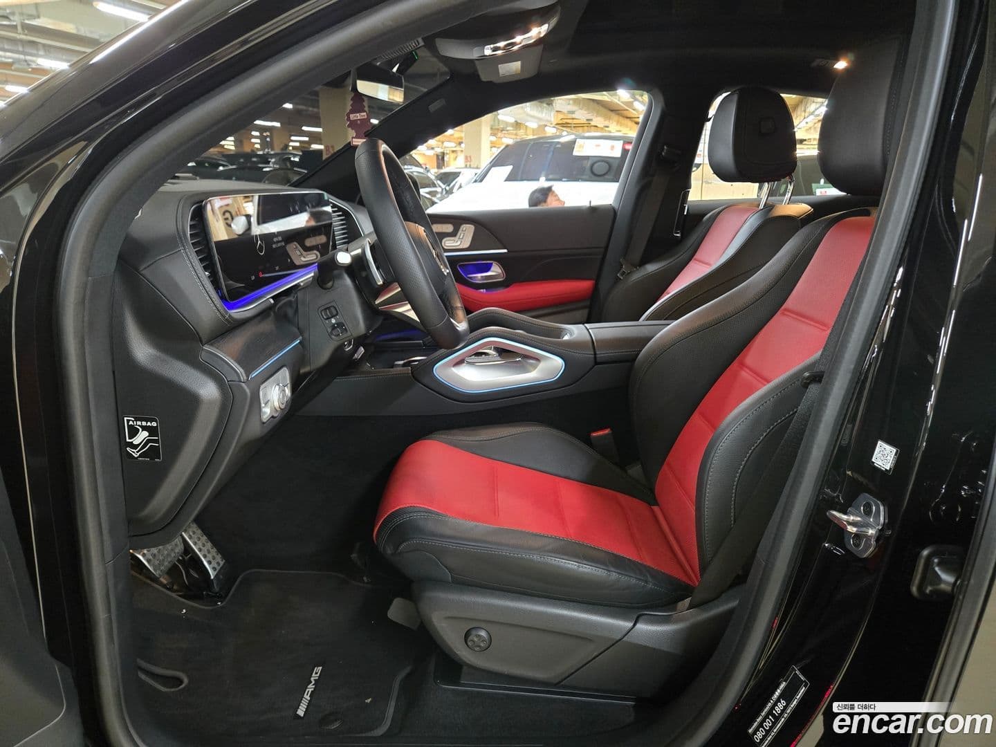 Main__Slider__Photo:GLE-Class Mercedes-Benz 2025.8-13