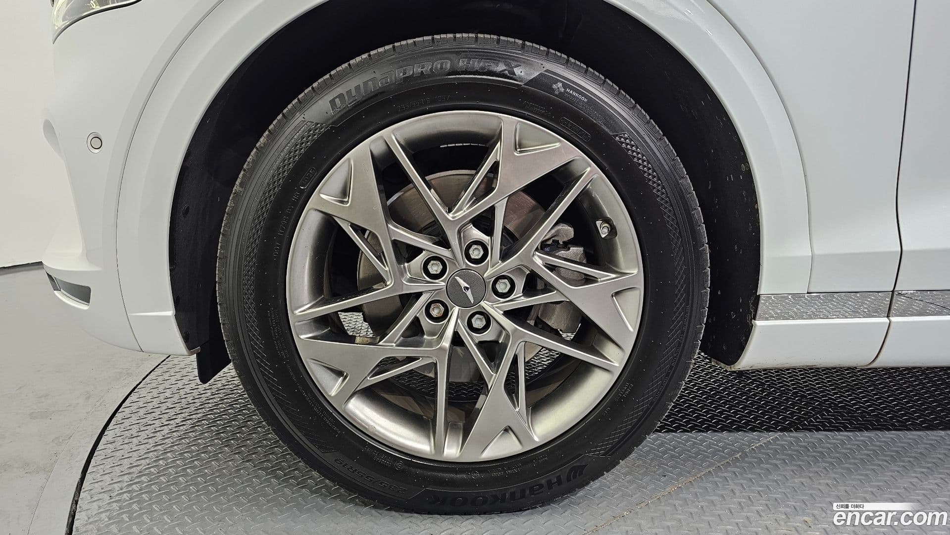 Main__Slider__Photo:GV70 Genesis 2021.3-4