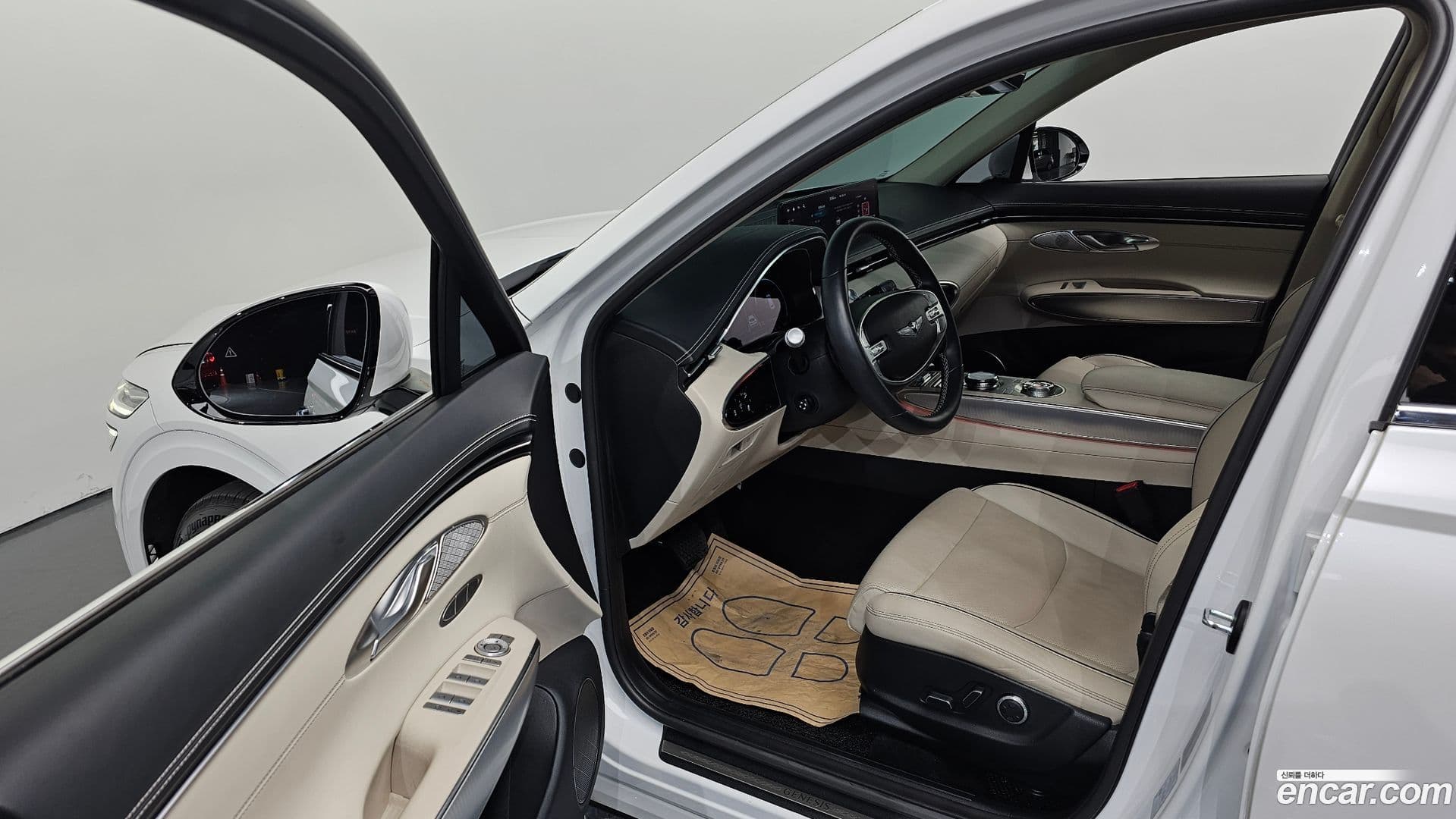 Main__Slider__Photo:GV70 Genesis 2021.3-9