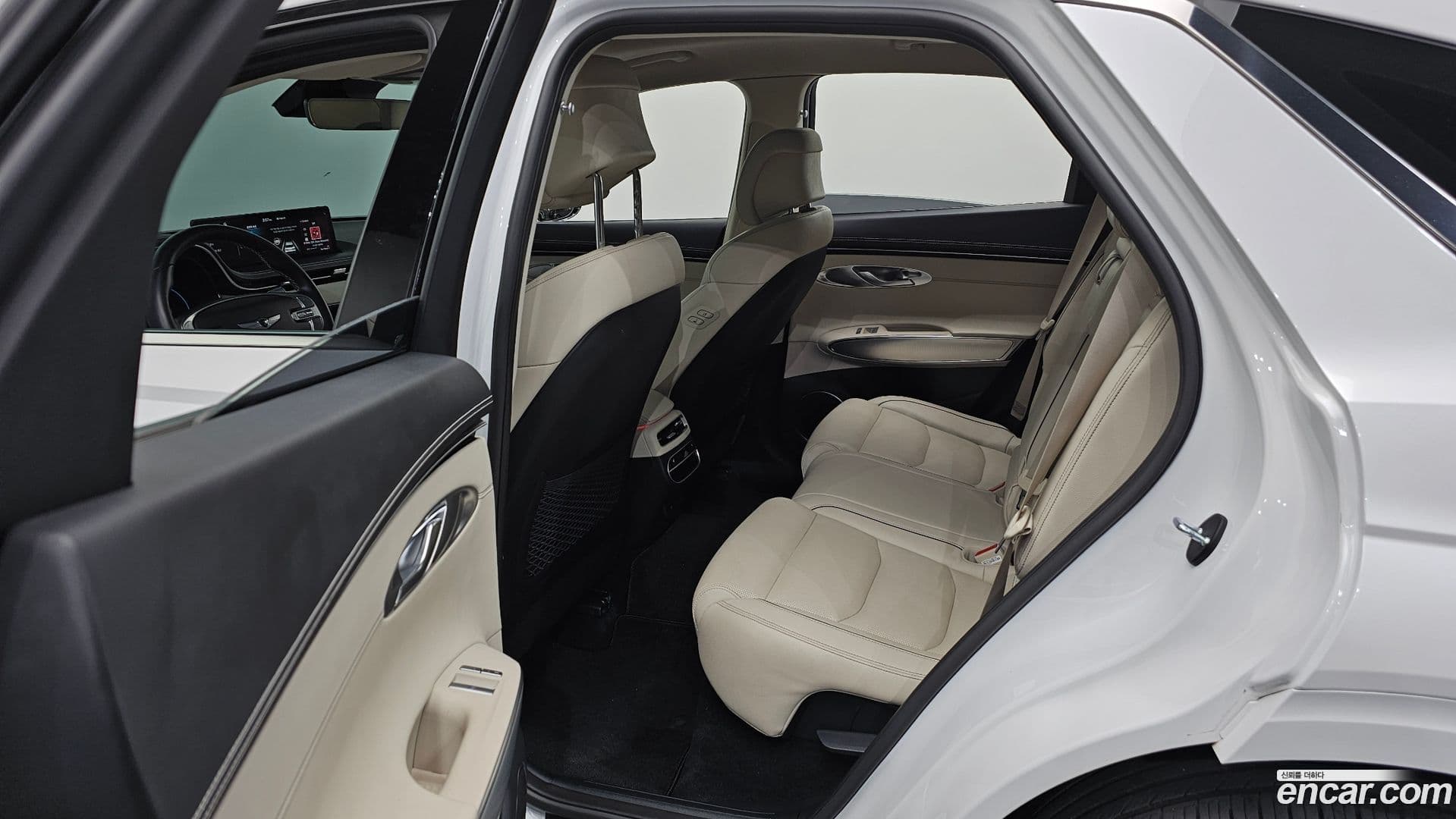 Main__Slider__Photo:GV70 Genesis 2021.3-10