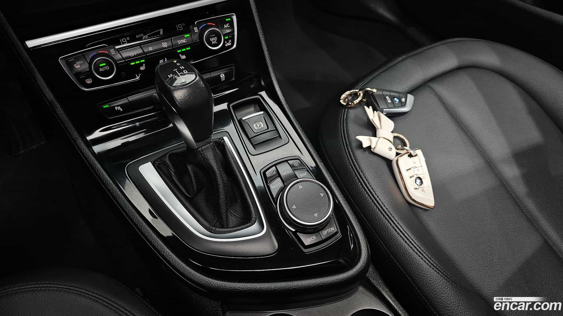 2-Series BMW 2015.5-INNER-009