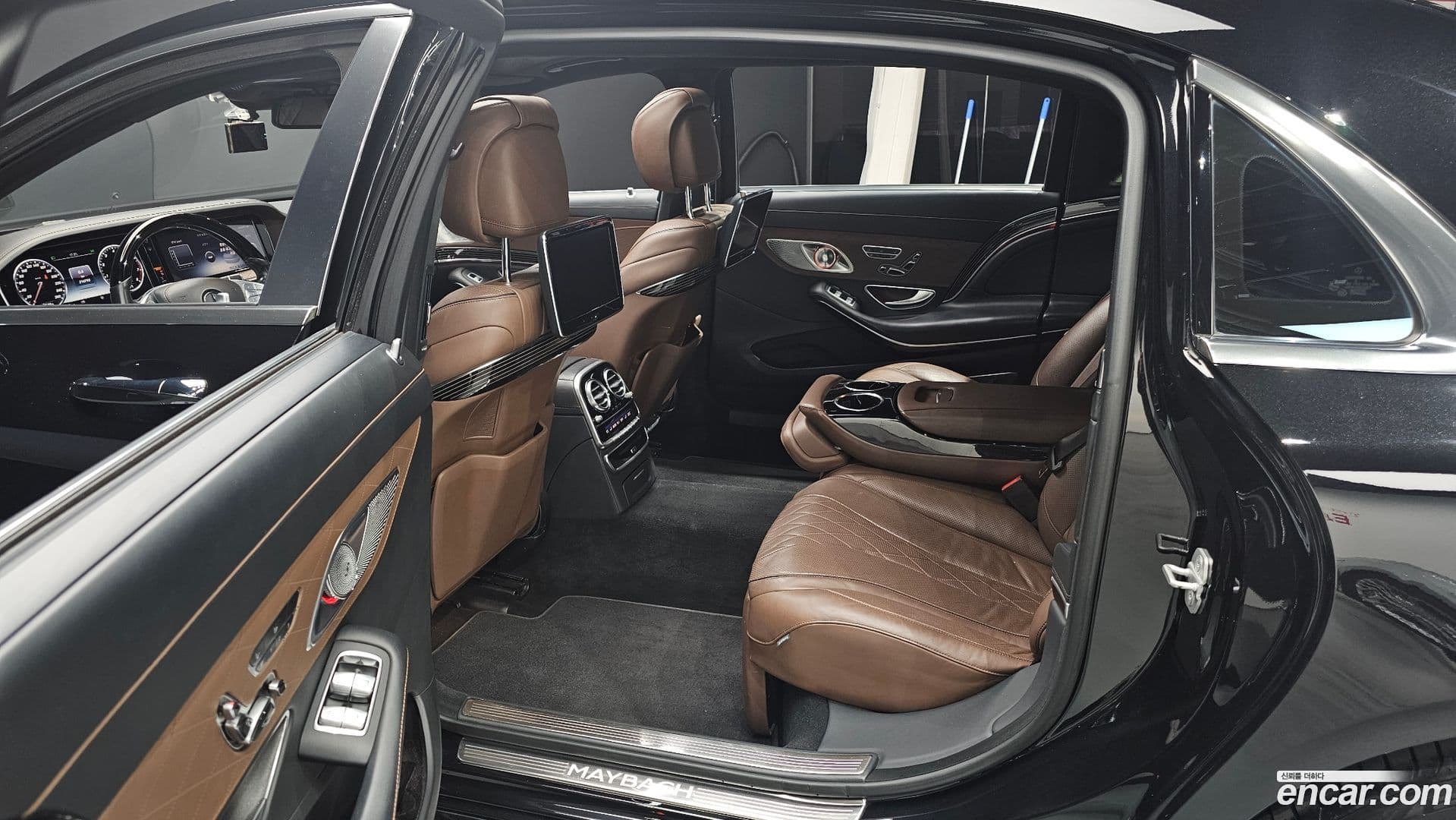 Main__Slider__Photo:S-Class Mercedes-Benz 2016.10-11