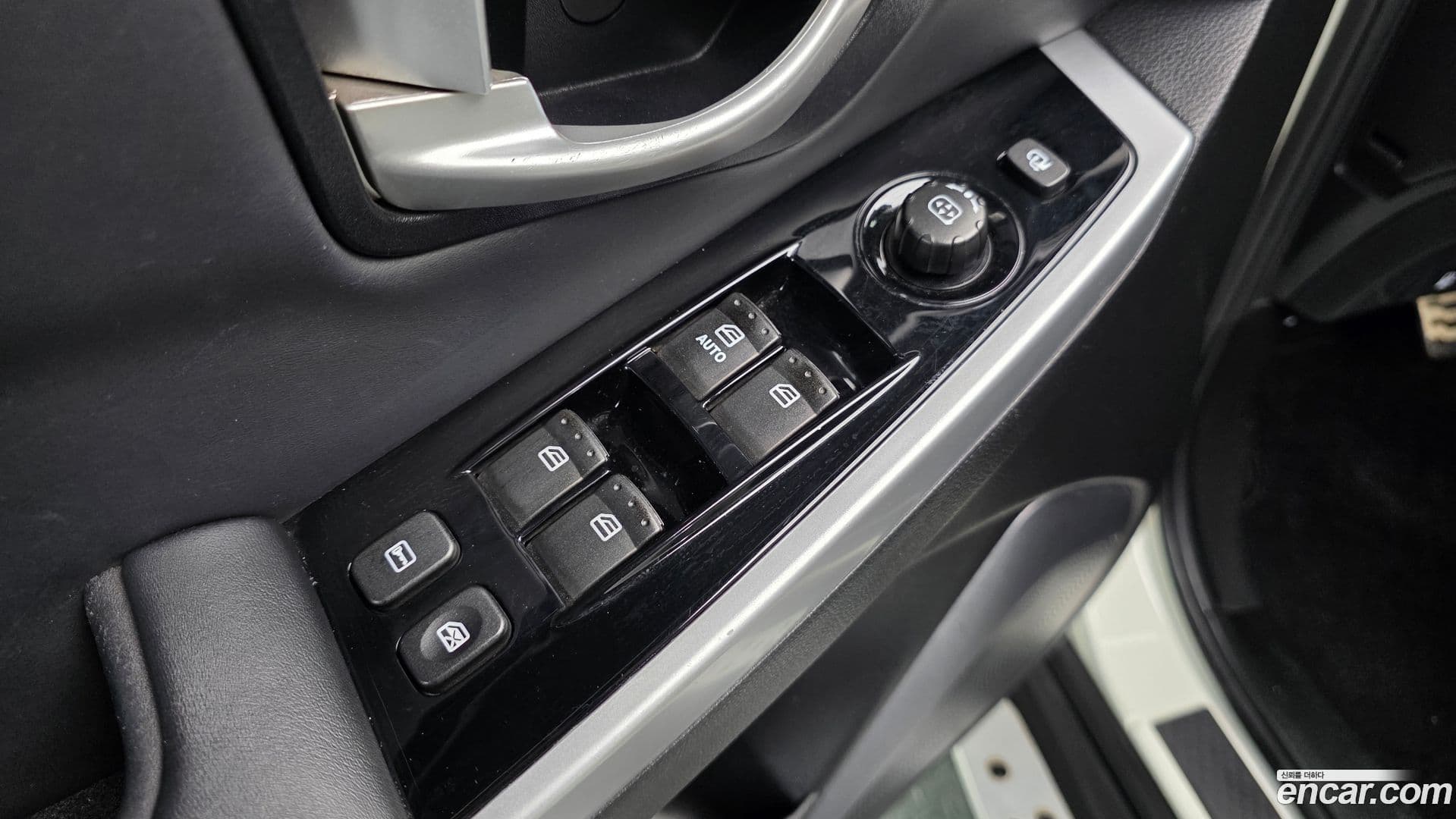 Main__Slider__Photo:KORANDO KG_Mobility_Ssangyong 2016.0-11