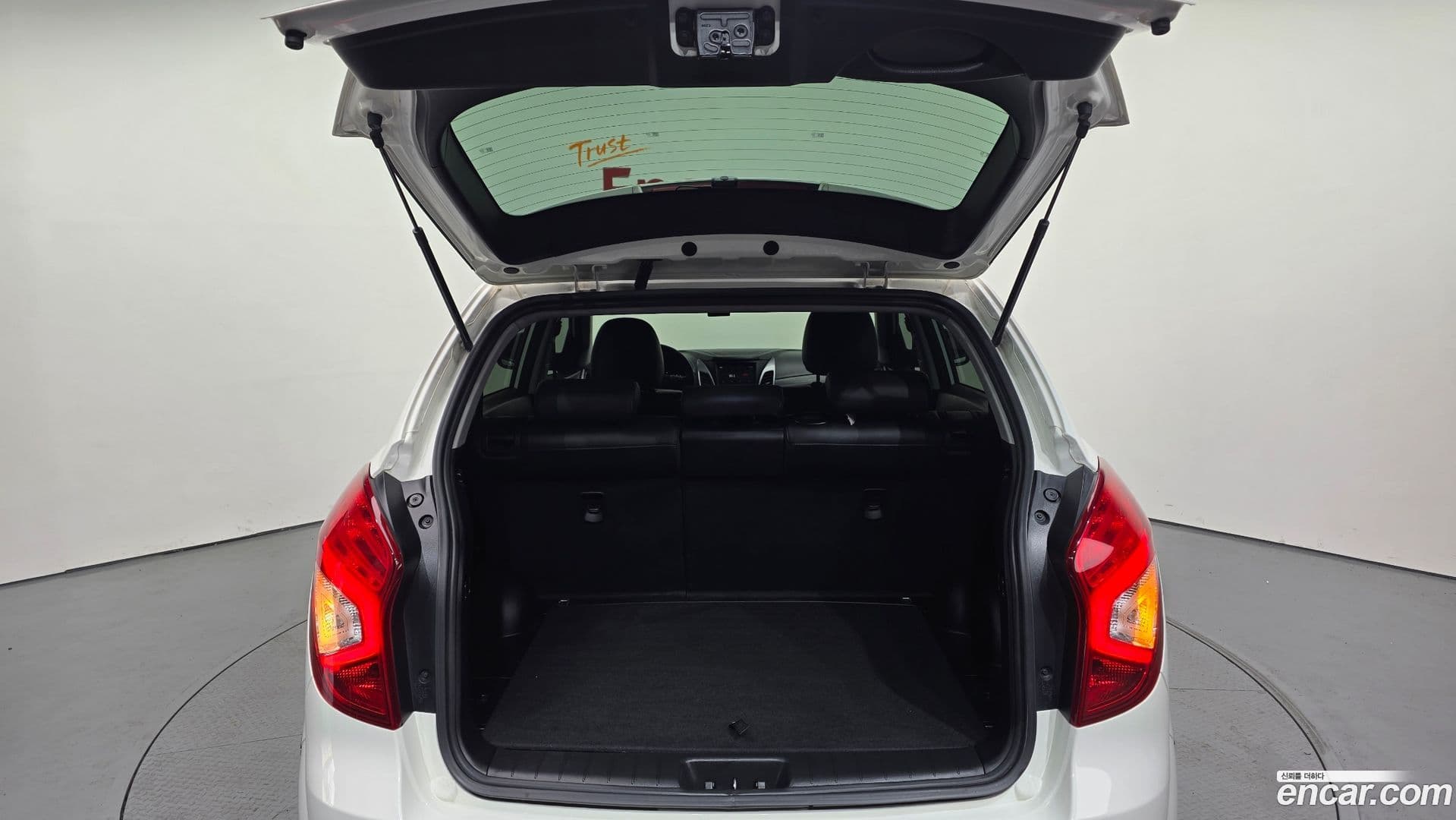 Main__Slider__Photo:KORANDO KG_Mobility_Ssangyong 2016.0-19