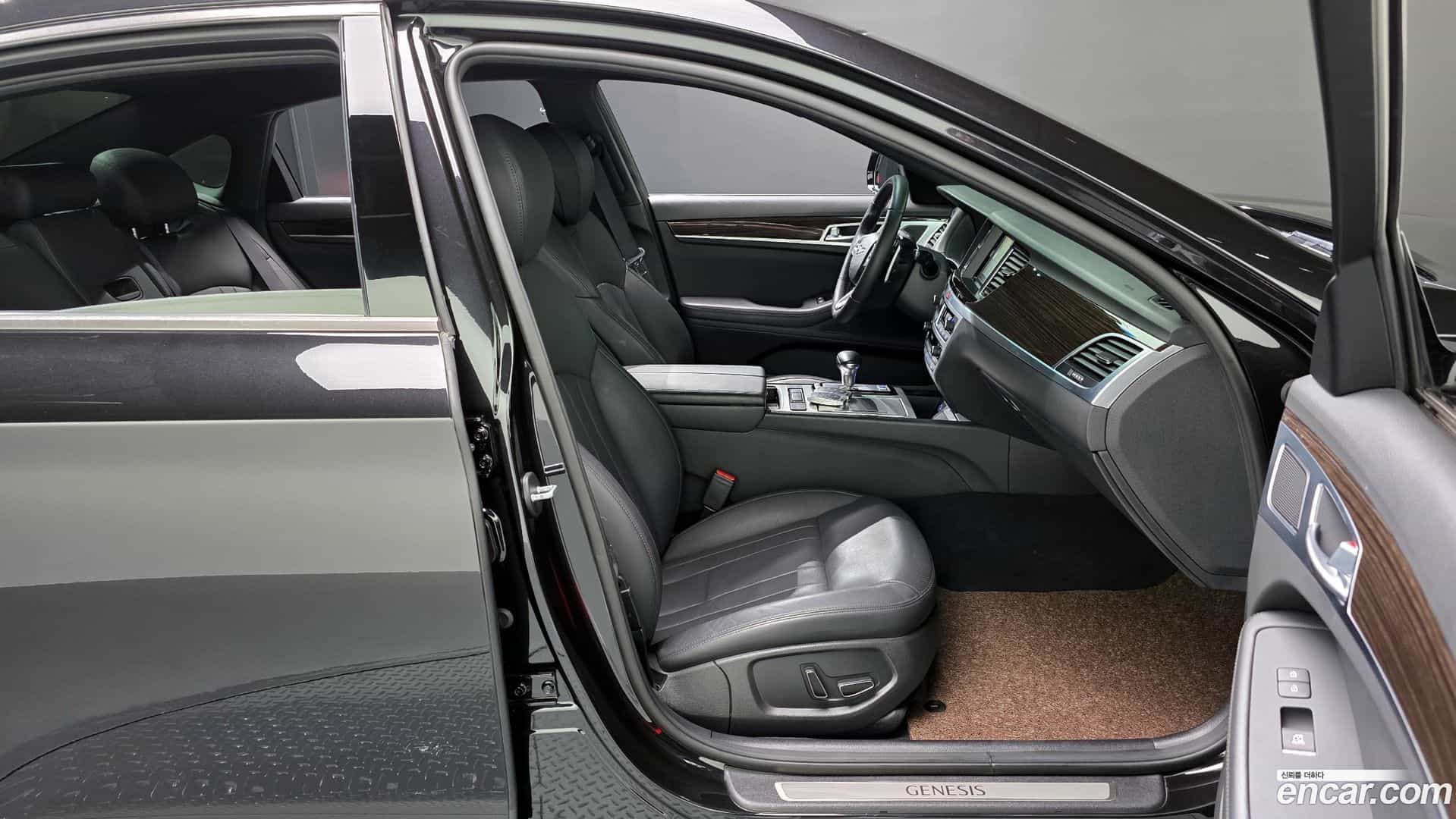 G80 Genesis 2019.0-INNER-010