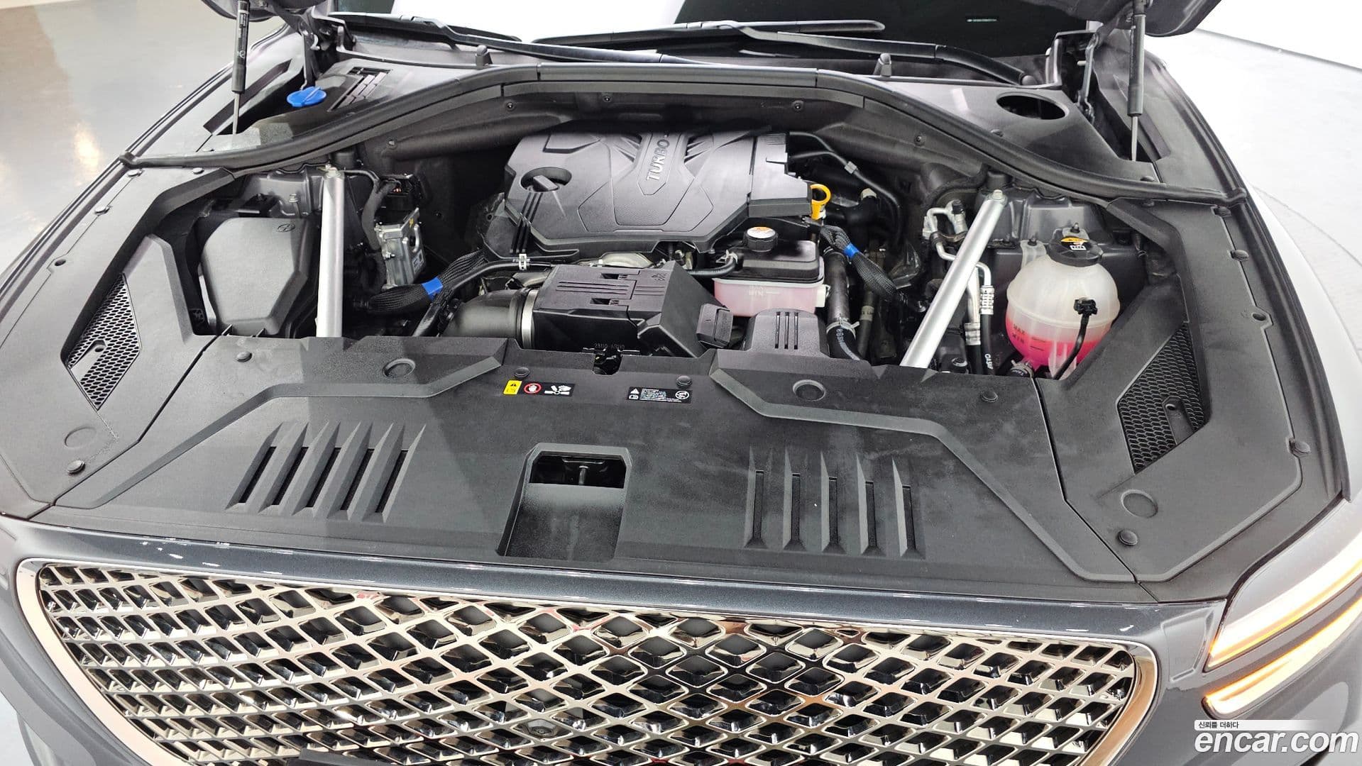 Main__Slider__Photo:GV70 Genesis 2021.1-5