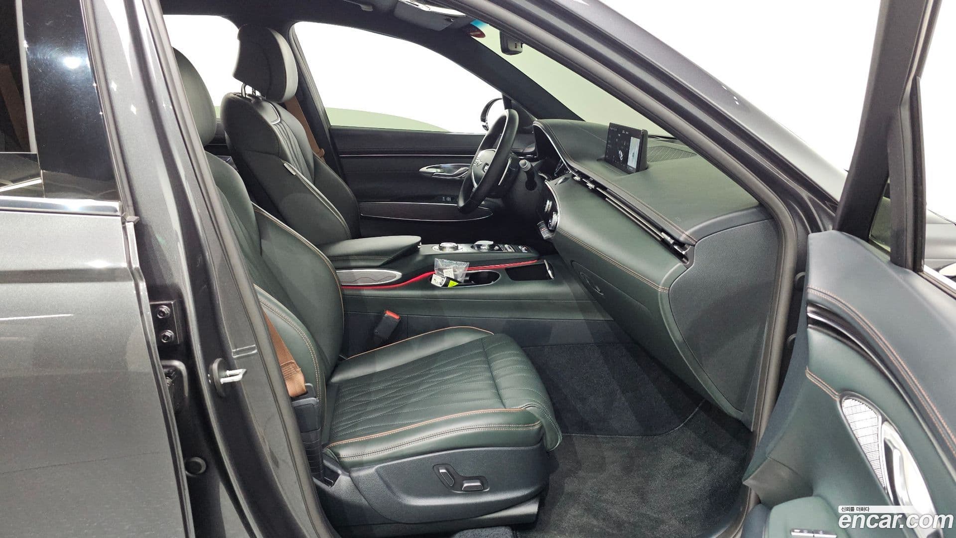 Main__Slider__Photo:GV70 Genesis 2021.1-10