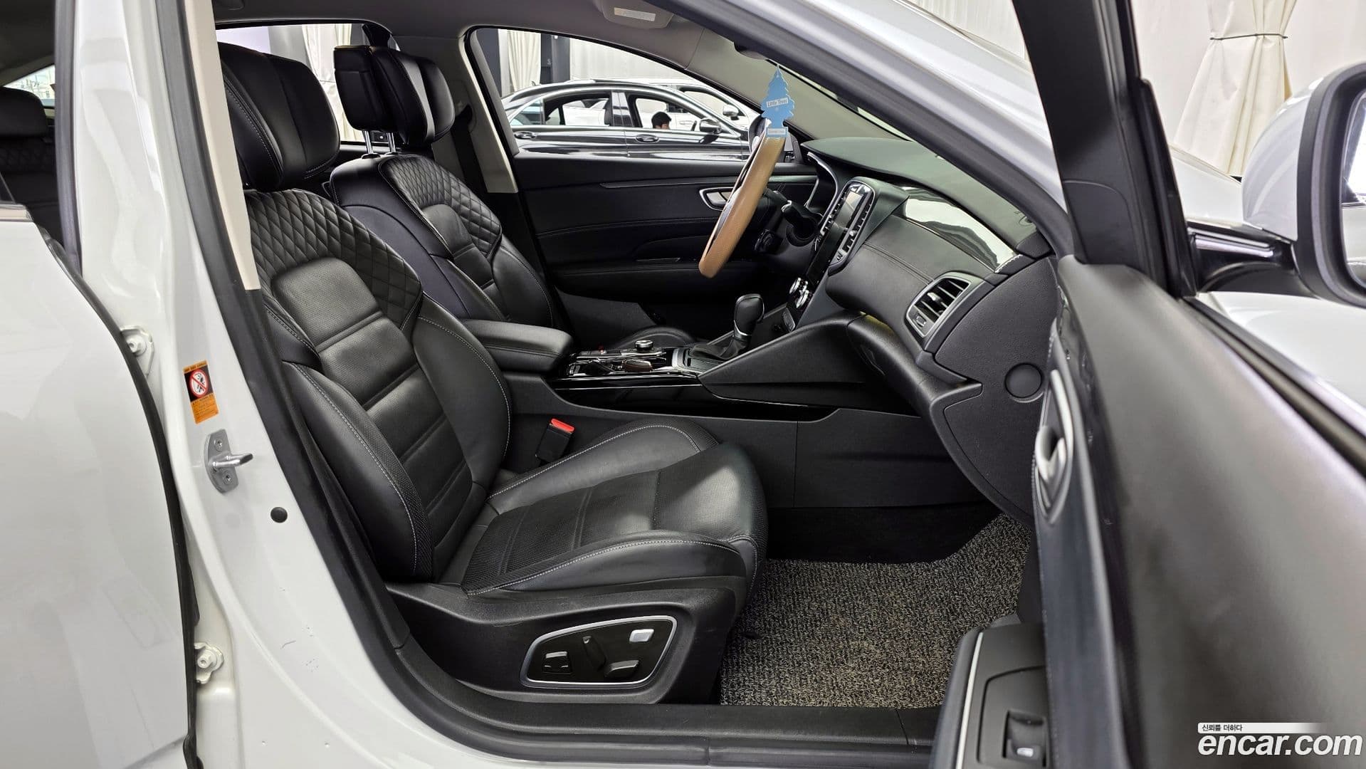 Main__Slider__Photo:SM6 Renault-KoreaSamsung 2016.9-10