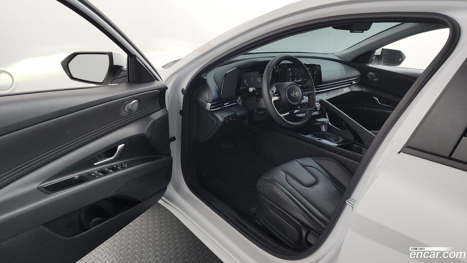 Main__Slider__Photo:AVANTE Hyundai 2025.7-9