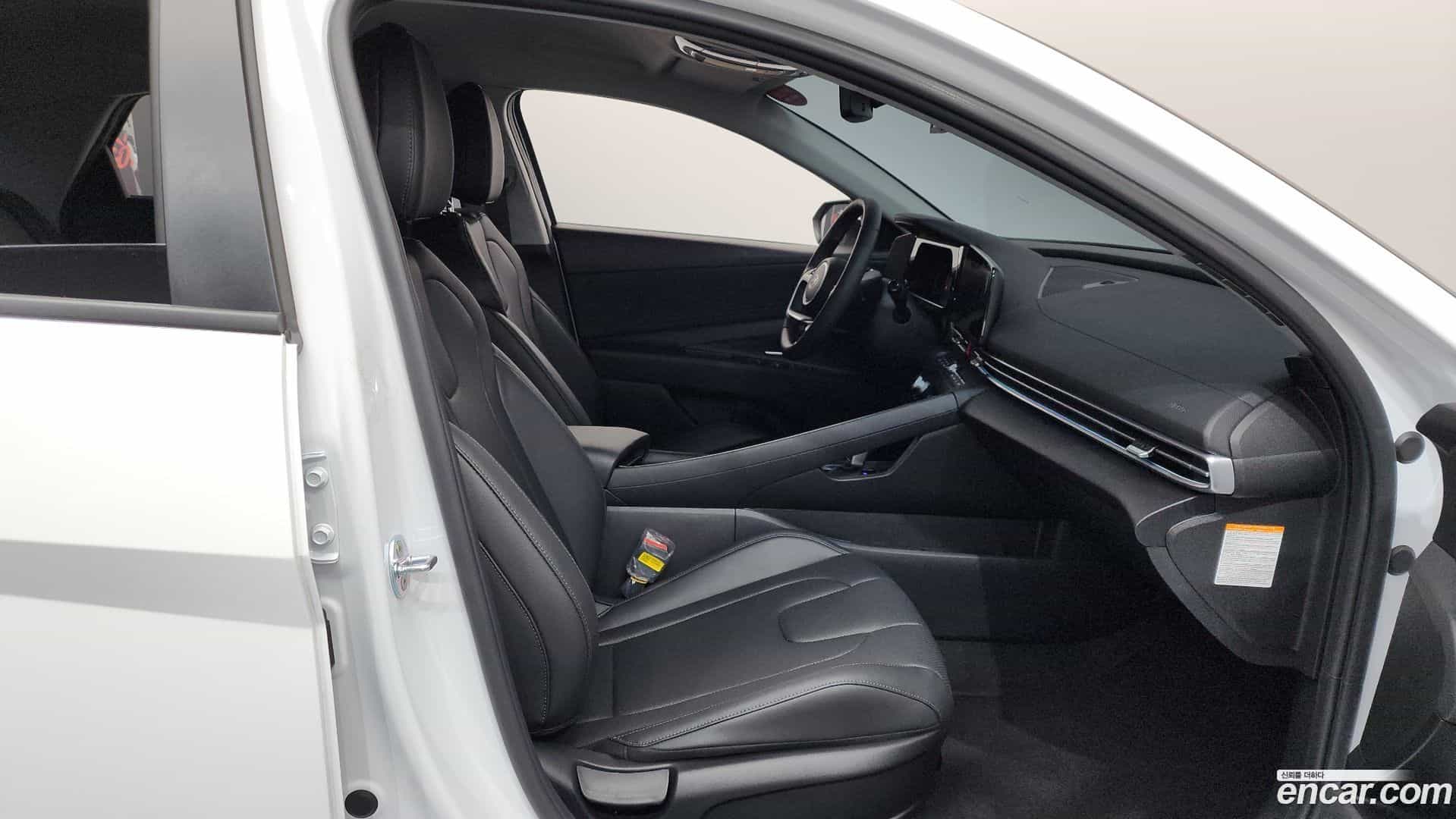 AVANTE Hyundai 2025.7-OPTION-015