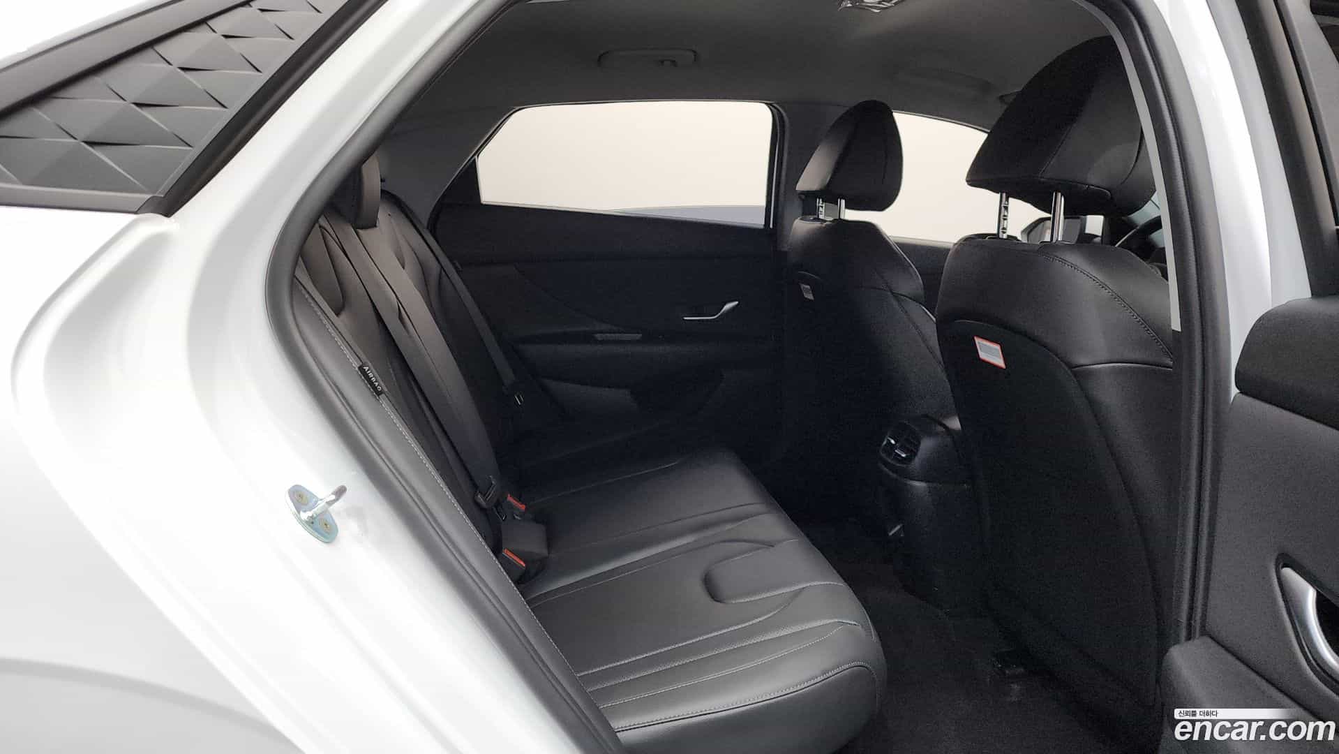 AVANTE Hyundai 2025.7-OPTION-016