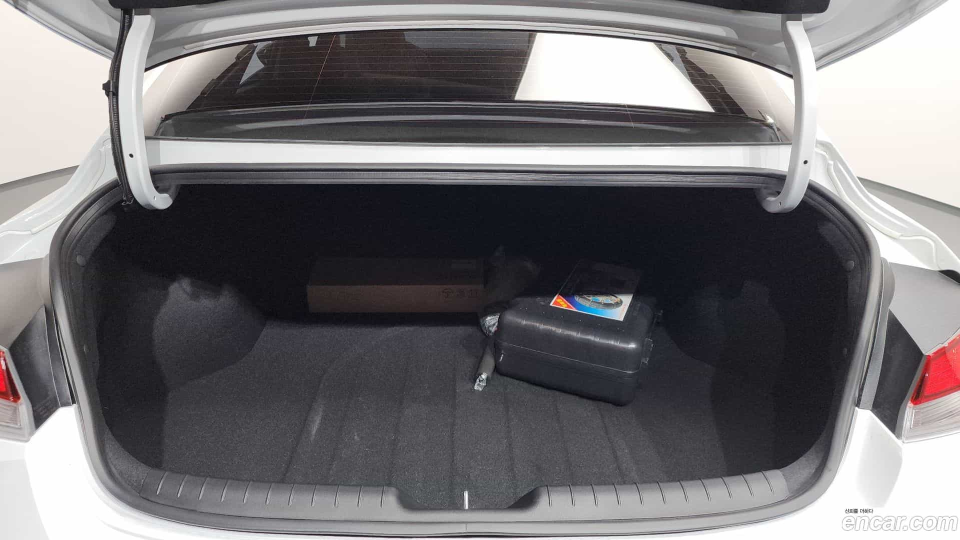 AVANTE Hyundai 2025.7-OPTION-024