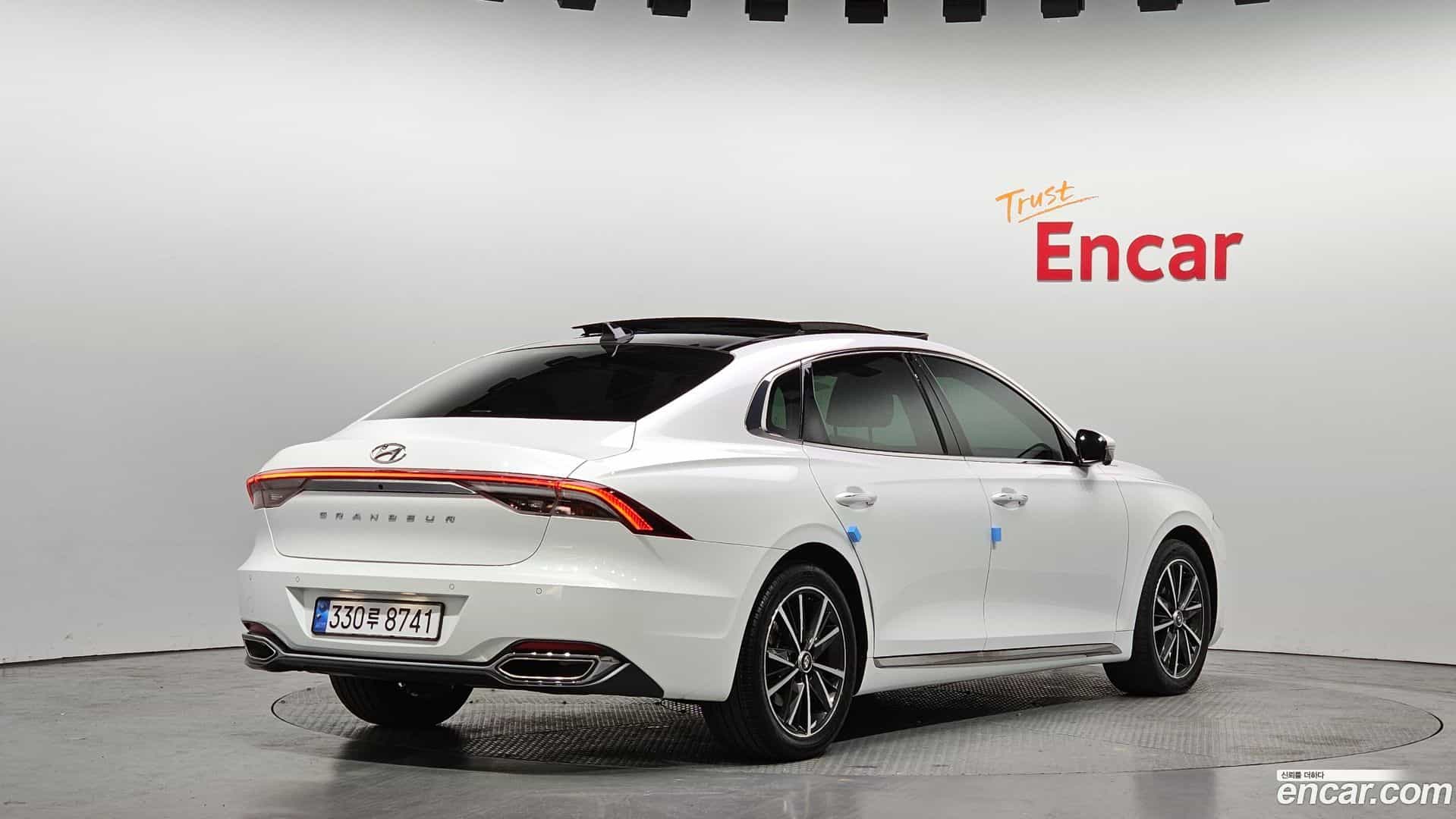 Grandeur Hyundai 2022.1-OUTER-002