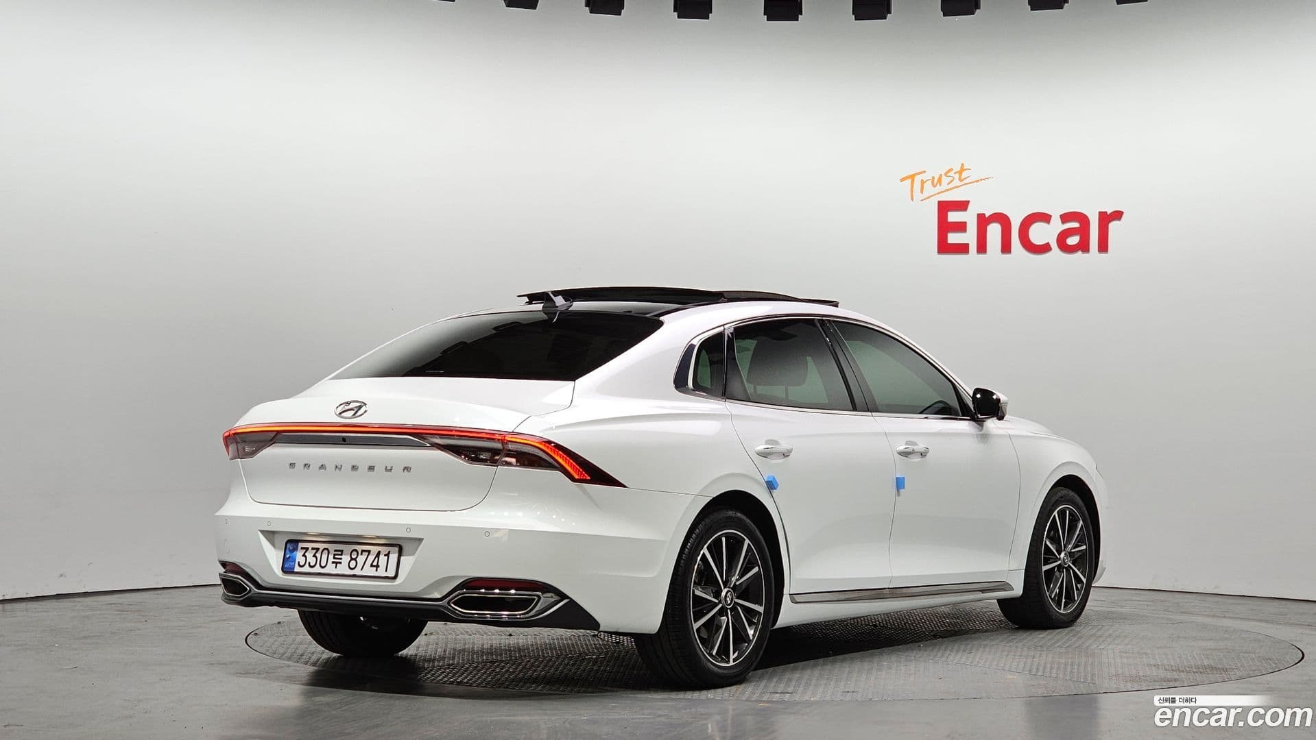 Main__Slider__Photo:Grandeur Hyundai 2022.1-1