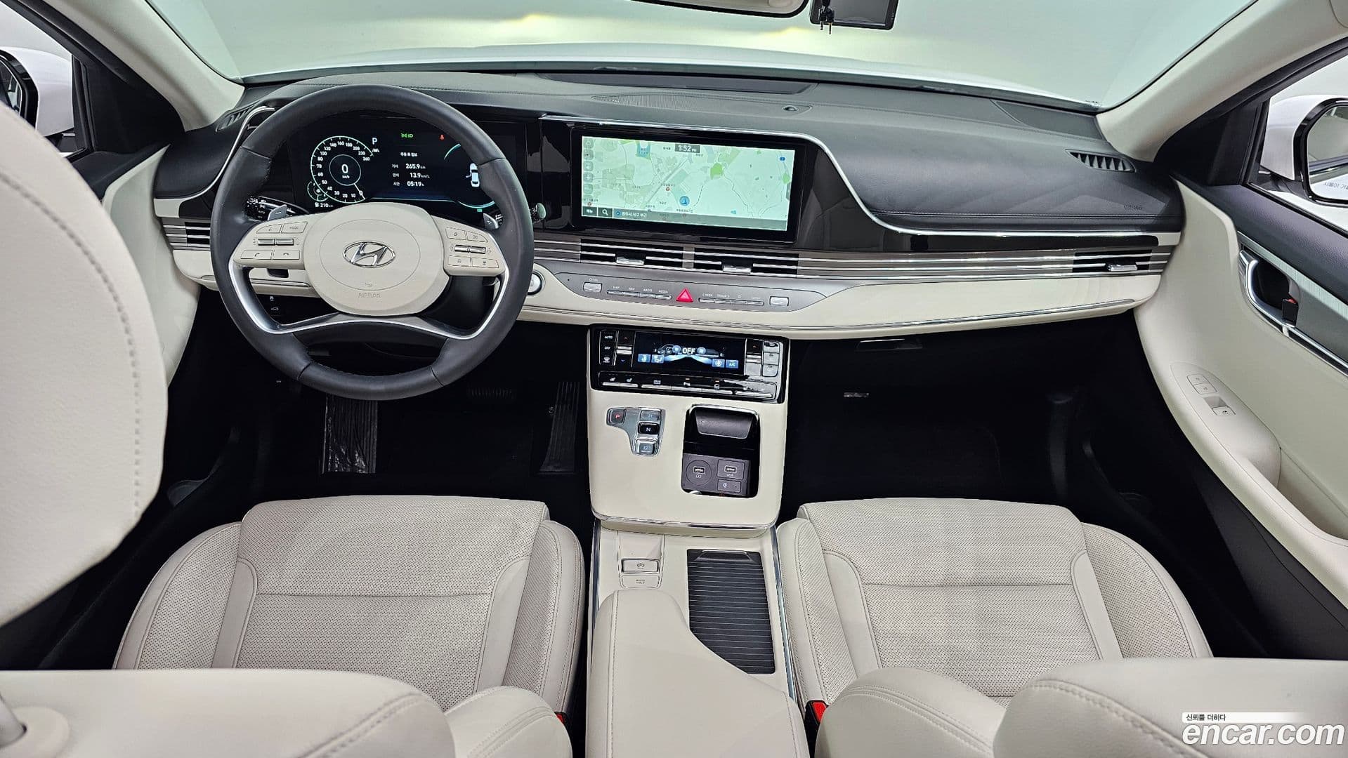 Main__Slider__Photo:Grandeur Hyundai 2022.1-6