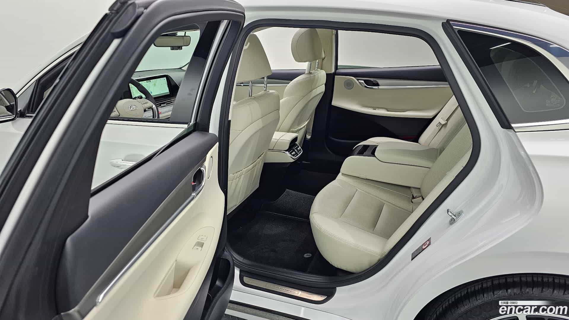 Grandeur Hyundai 2022.1-OPTION-016