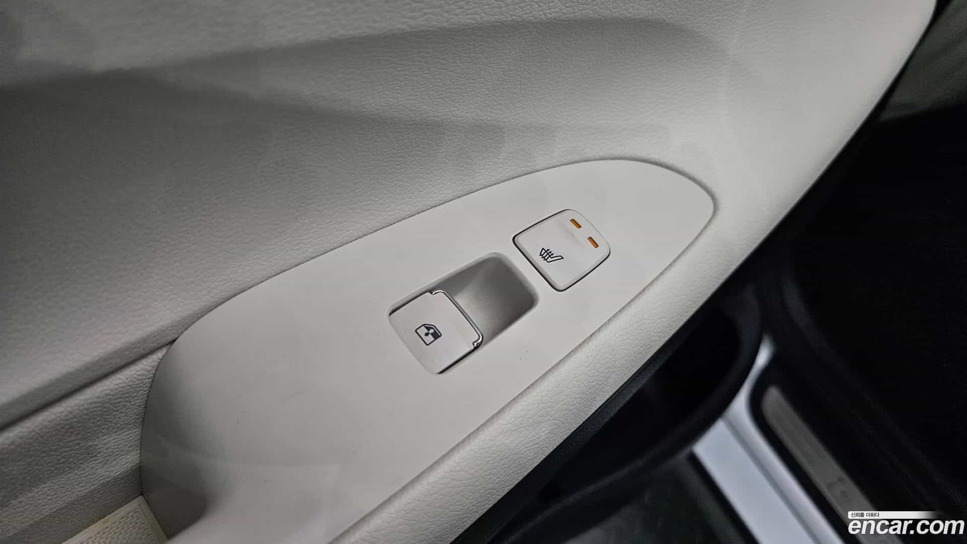 Grandeur Hyundai 2022.1-OPTION-023