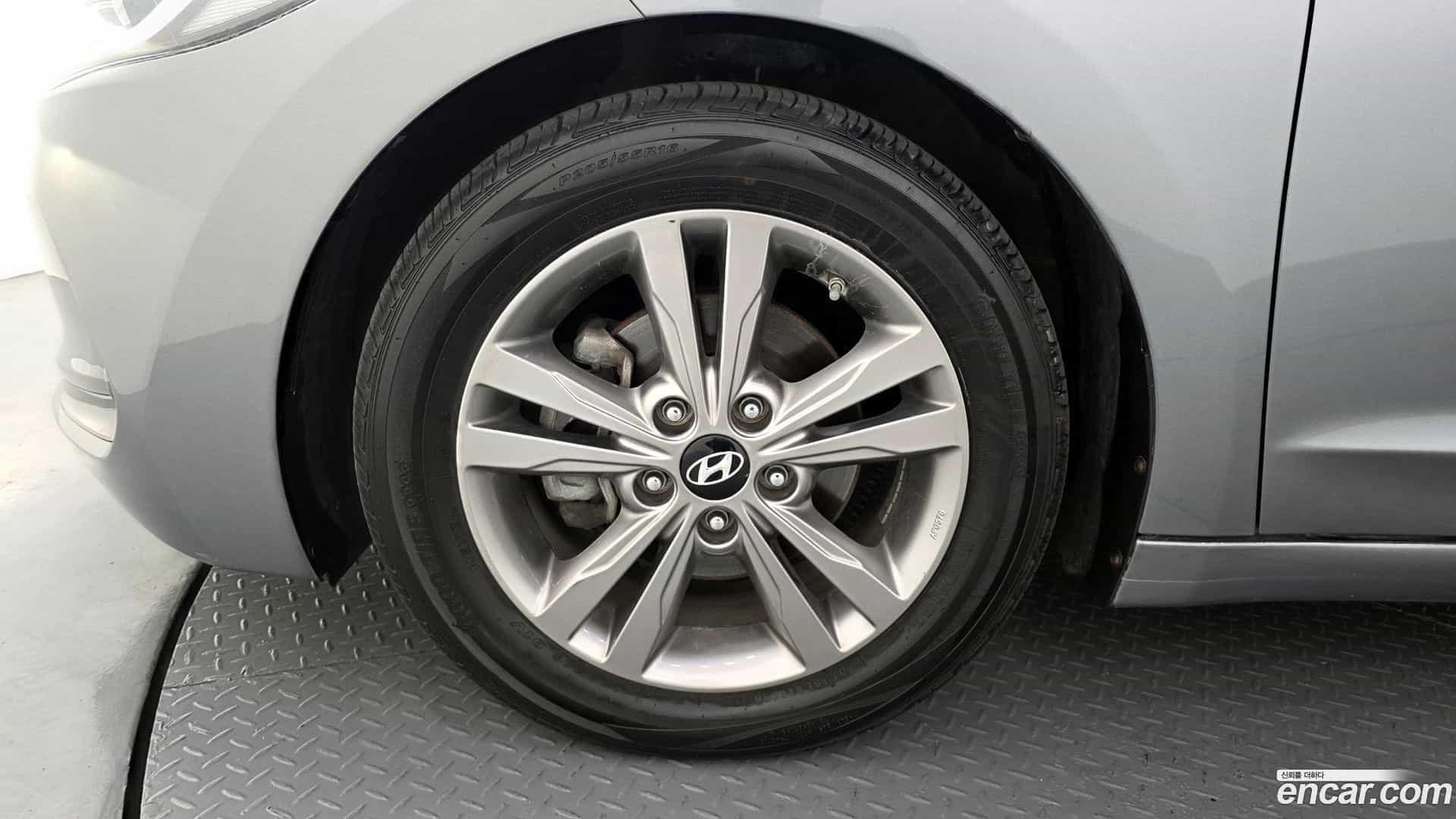 AVANTE Hyundai 2017.4-OUTER-005