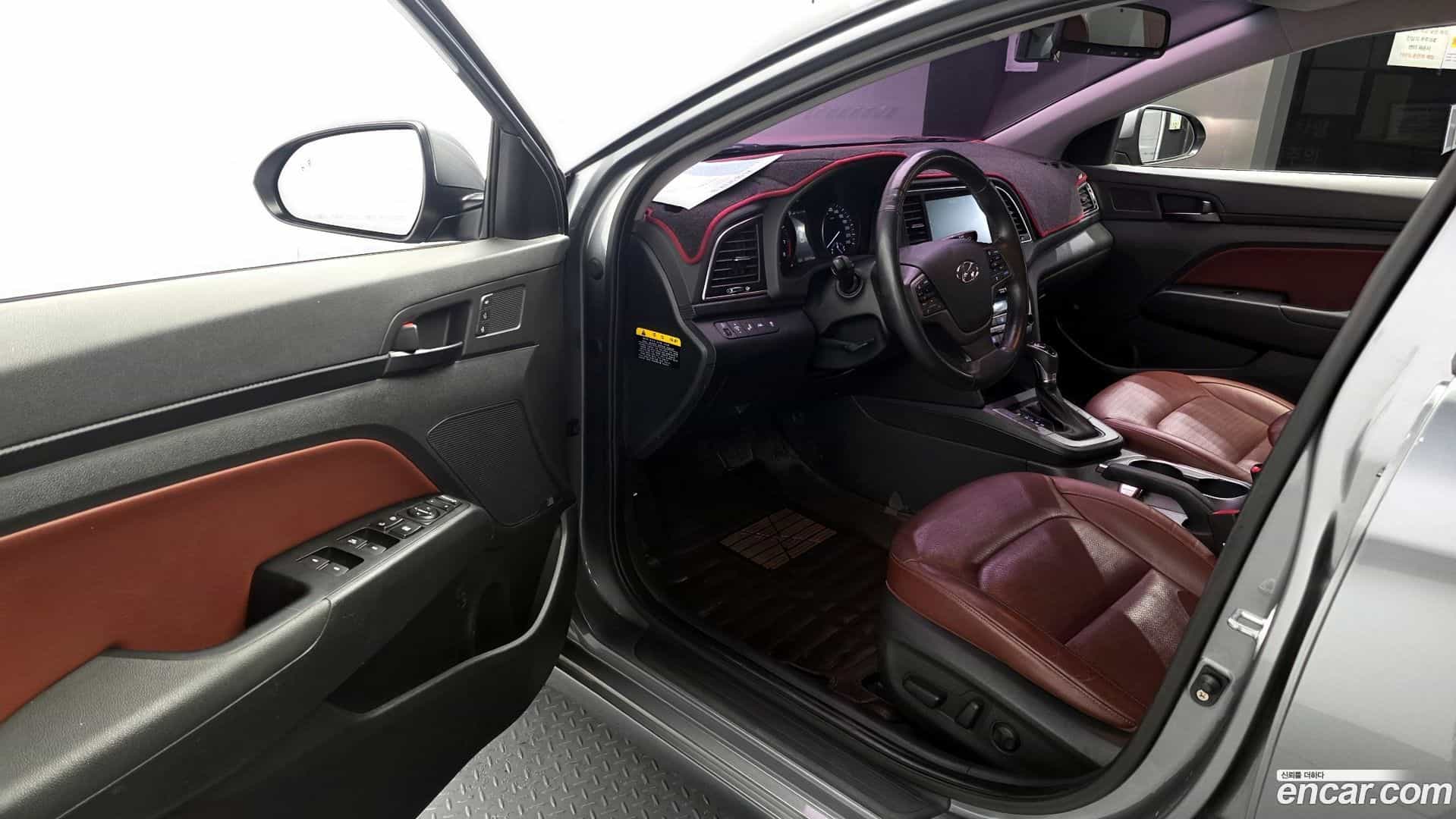 AVANTE Hyundai 2017.4-INNER-010