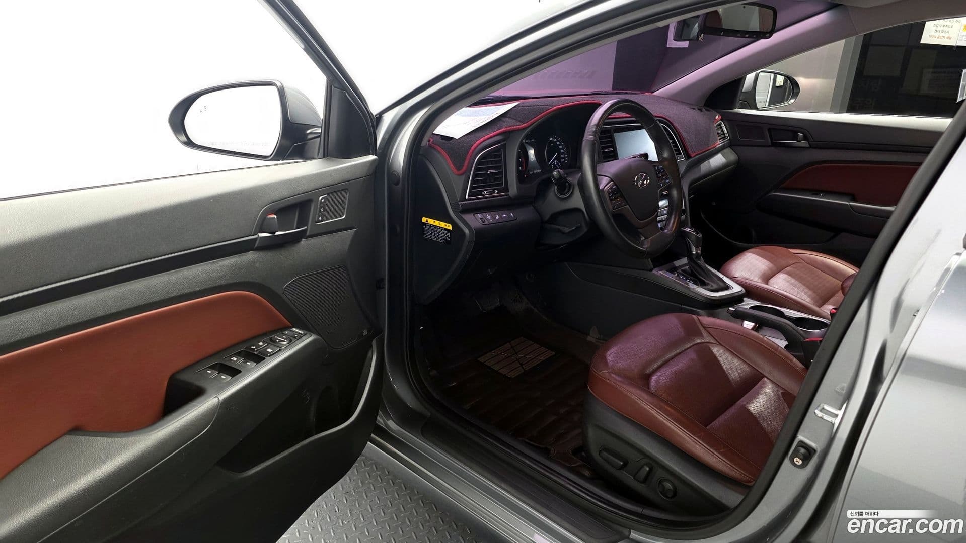 Main__Slider__Photo:AVANTE Hyundai 2017.4-9