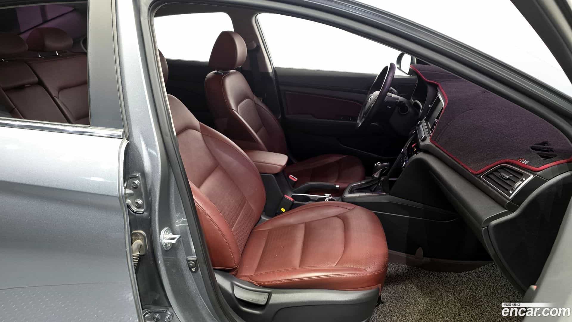 AVANTE Hyundai 2017.4-OPTION-015