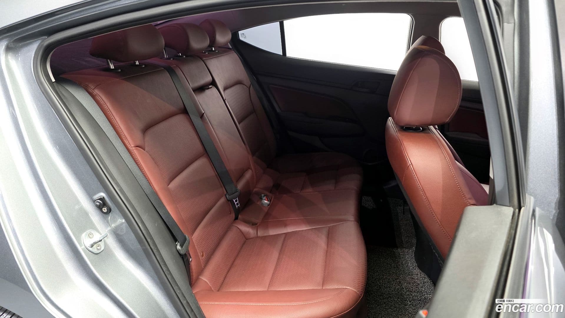 Main__Slider__Photo:AVANTE Hyundai 2017.4-11