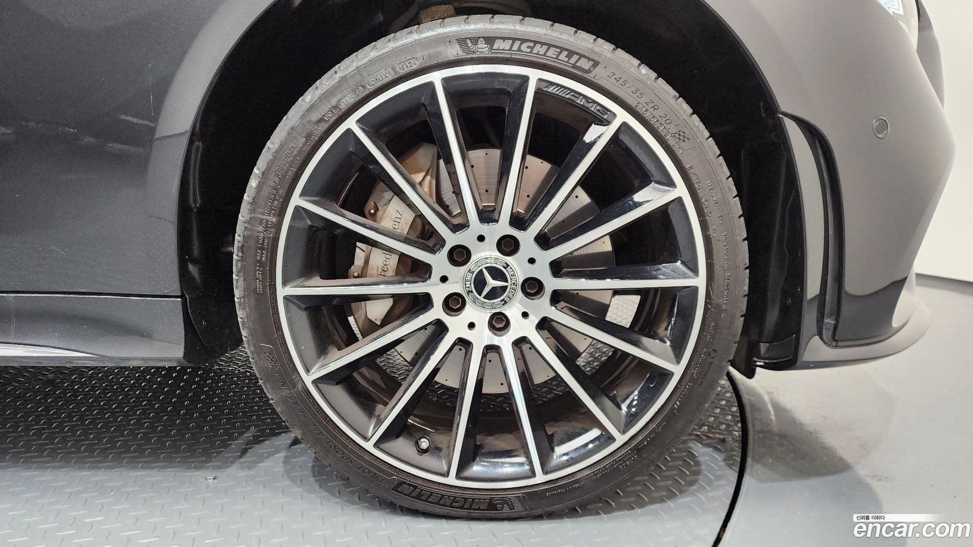 Main__Slider__Photo:CLS-Class Mercedes-Benz 2021.2-4