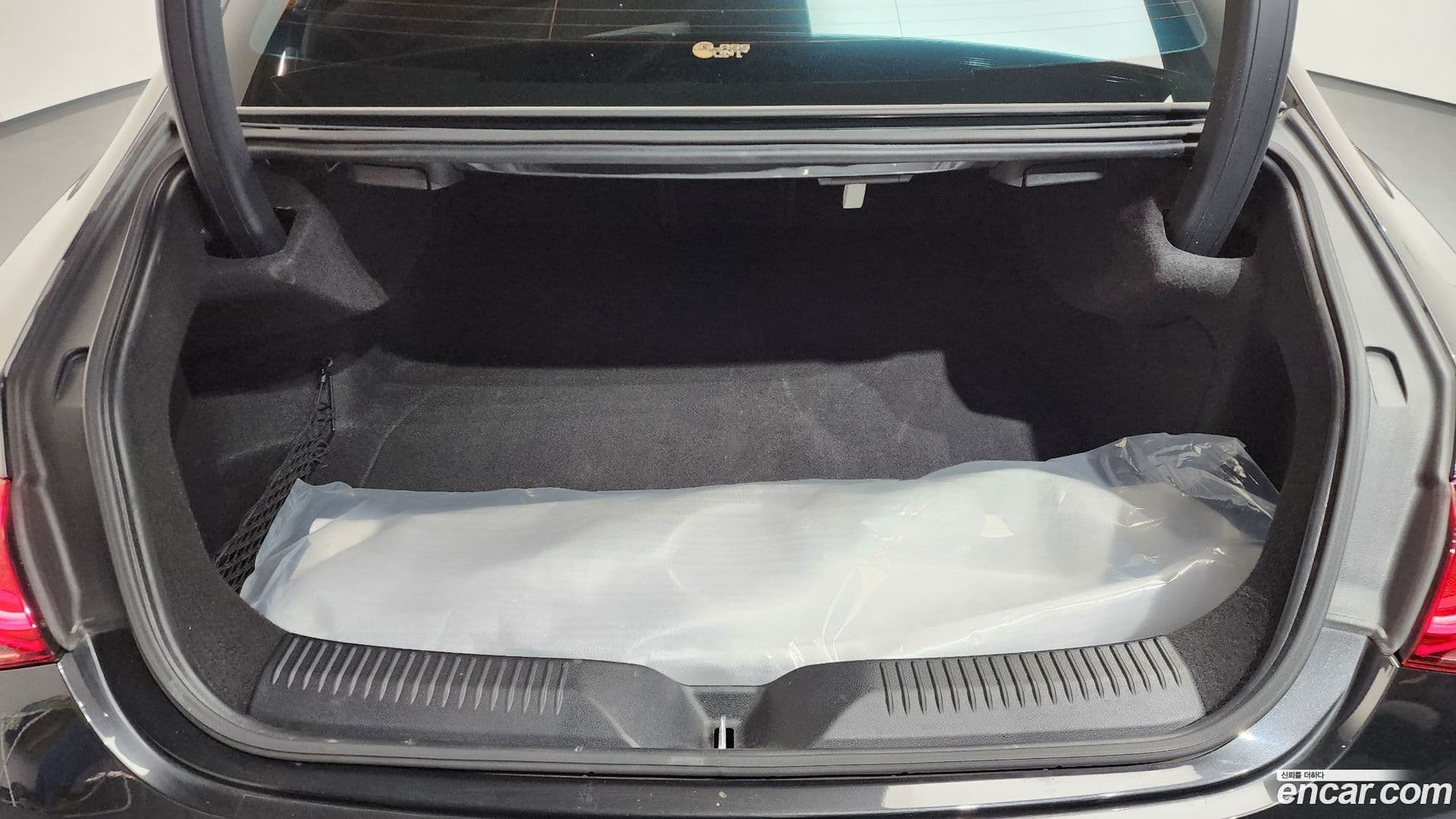 Main__Slider__Photo:CLS-Class Mercedes-Benz 2021.2-19