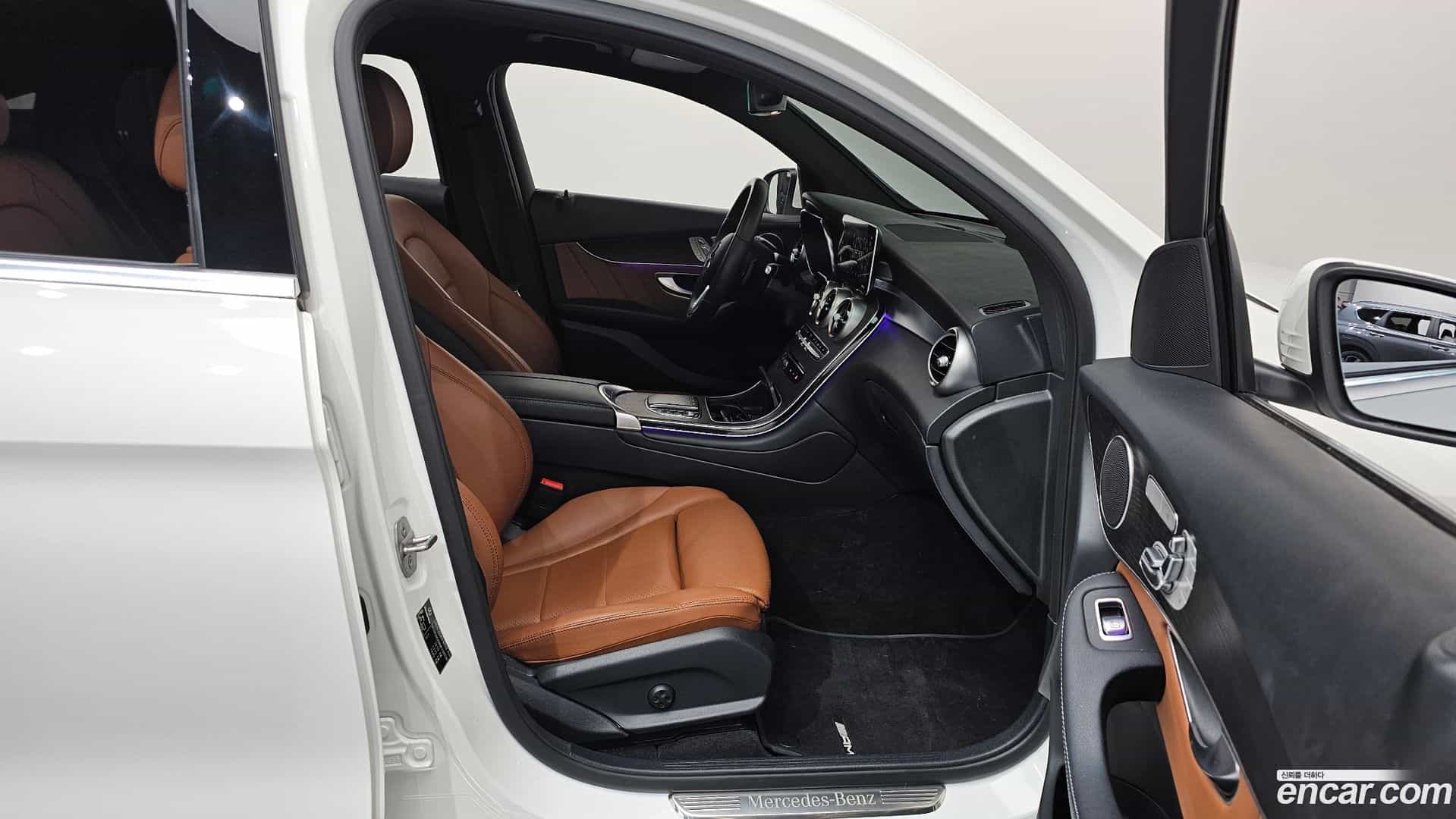 GLC-Class Mercedes-Benz 2021.2-OPTION-015