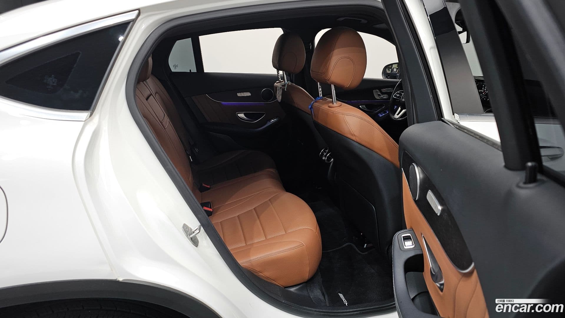 Main__Slider__Photo:GLC-Class Mercedes-Benz 2021.2-11