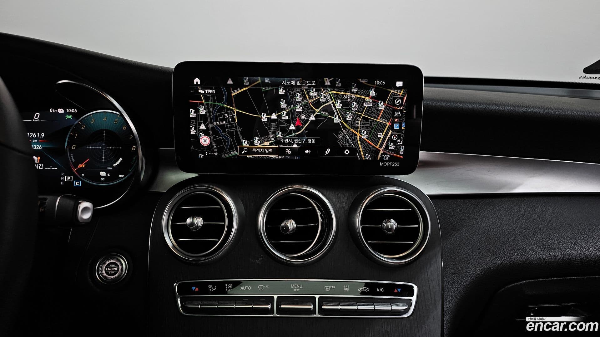 Main__Slider__Photo:GLC-Class Mercedes-Benz 2021.2-13