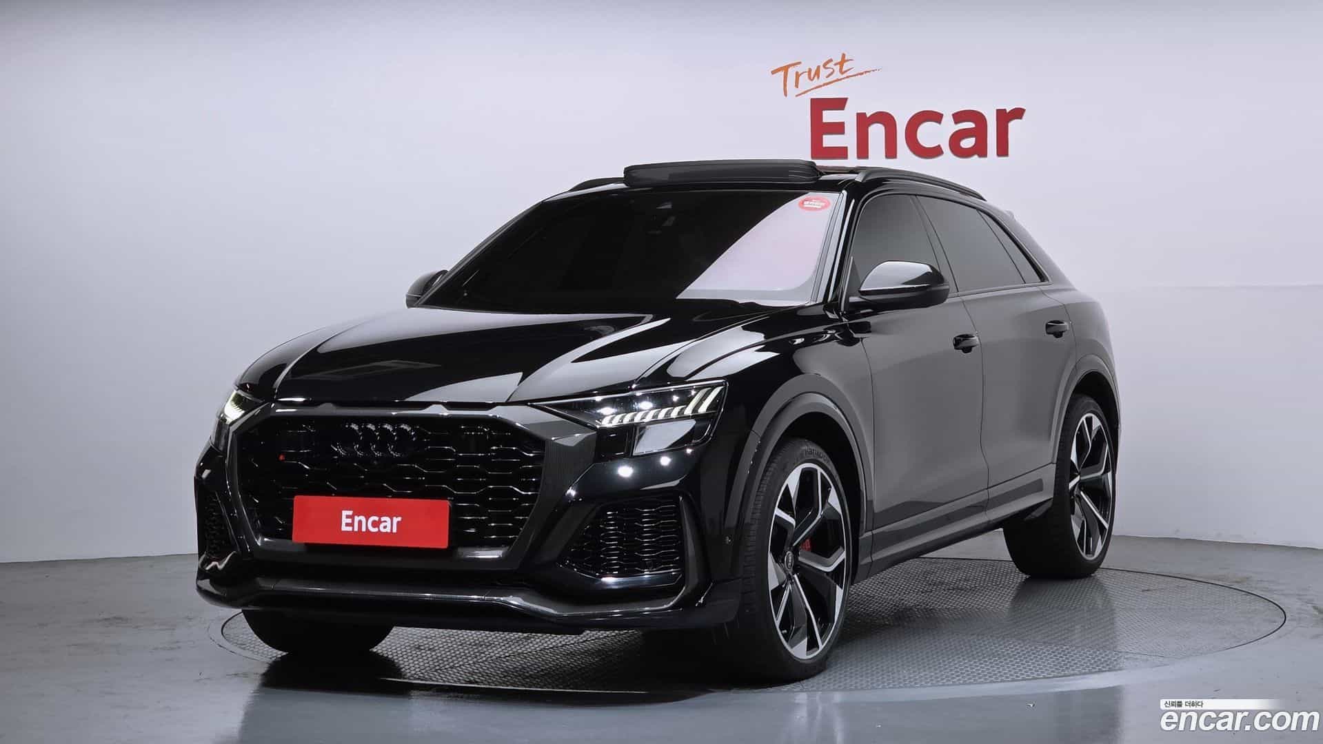 RSQ8 Audi 2023.2-OUTER-001