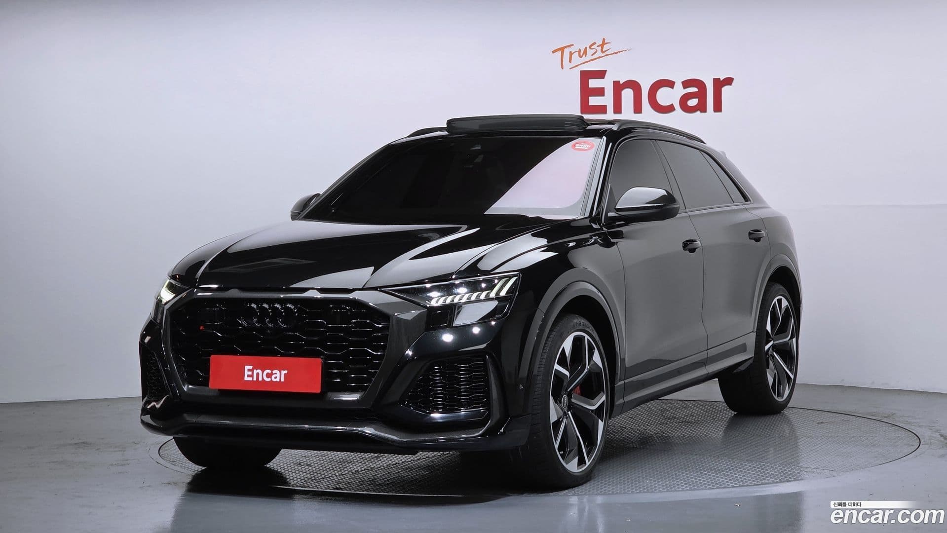 Main__Slider__Photo:RSQ8 Audi 2023.2-0