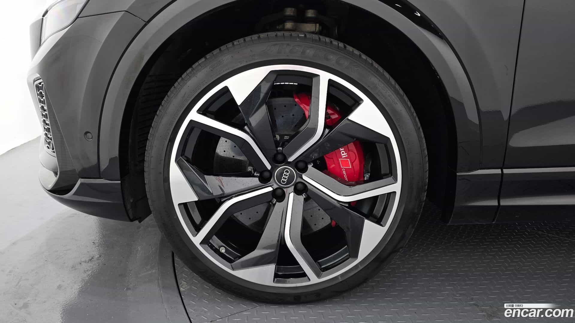 RSQ8 Audi 2023.2-OUTER-005