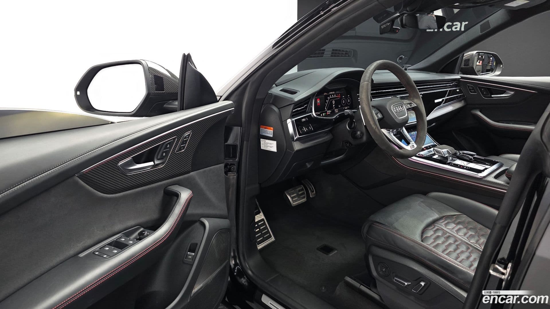 Main__Slider__Photo:RSQ8 Audi 2023.2-10