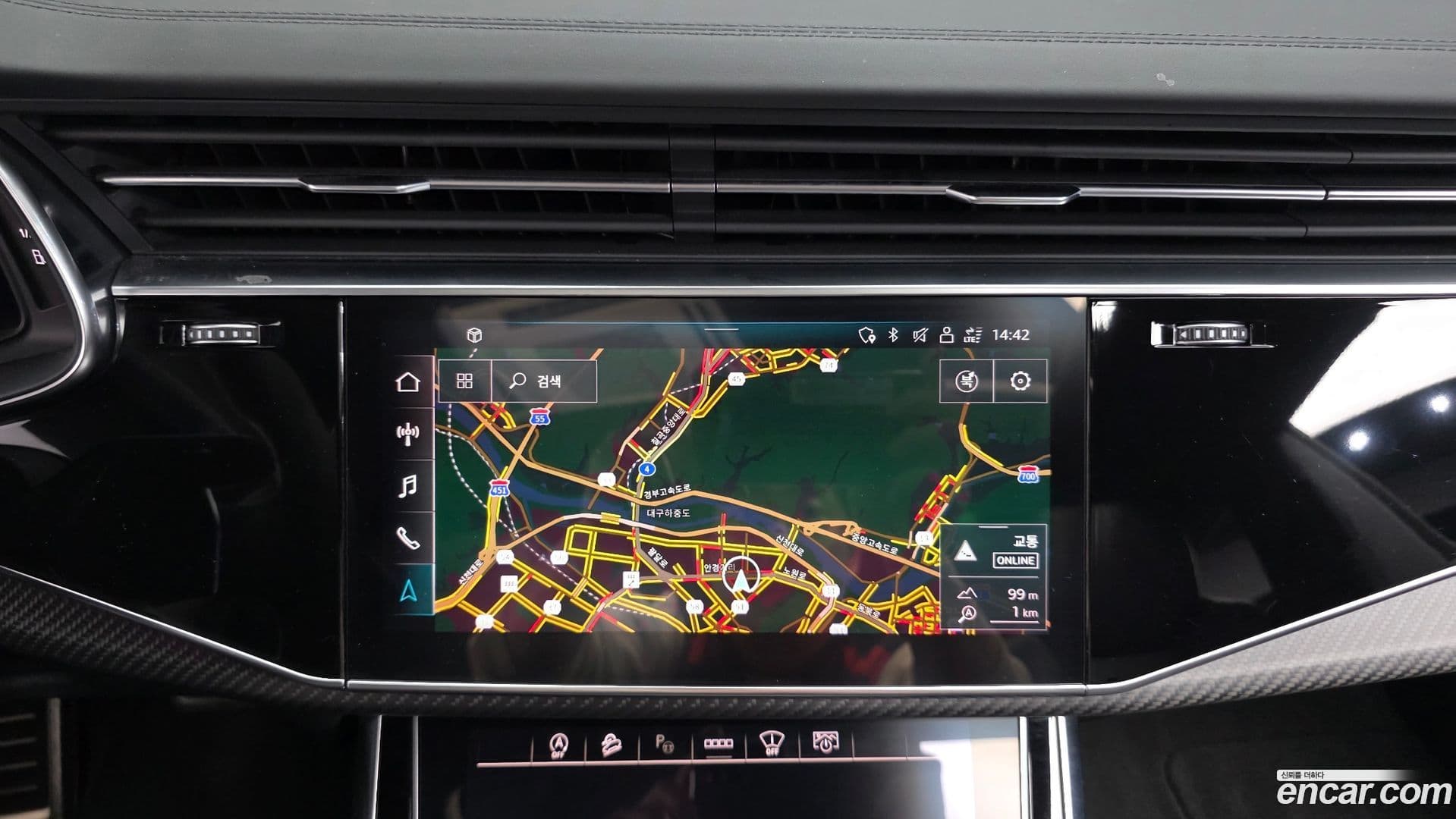 Main__Slider__Photo:RSQ8 Audi 2023.2-13