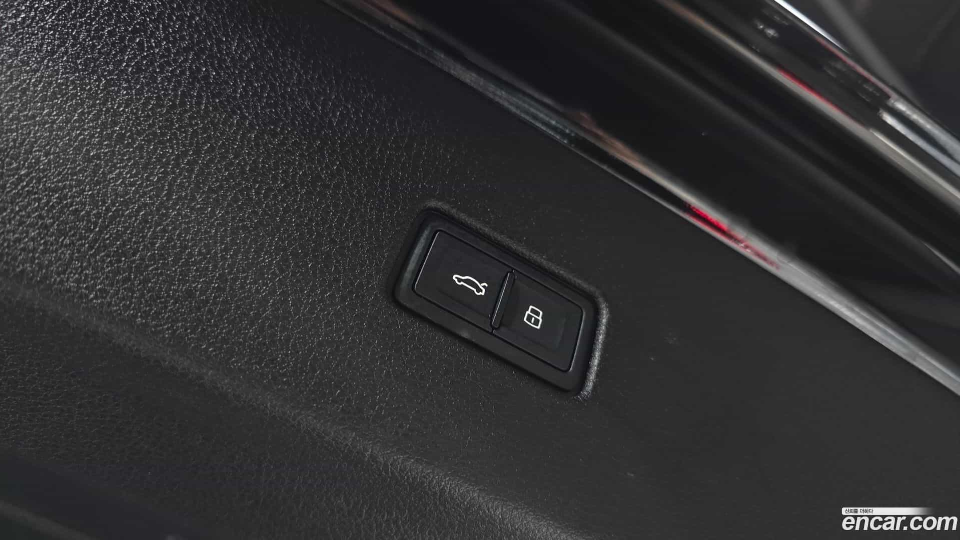 RSQ8 Audi 2023.2-OPTION-023