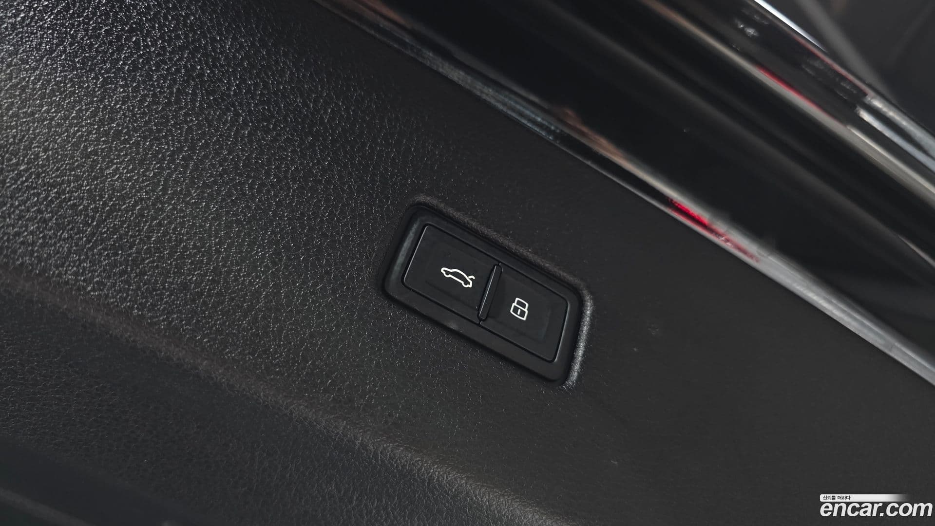 Main__Slider__Photo:RSQ8 Audi 2023.2-18