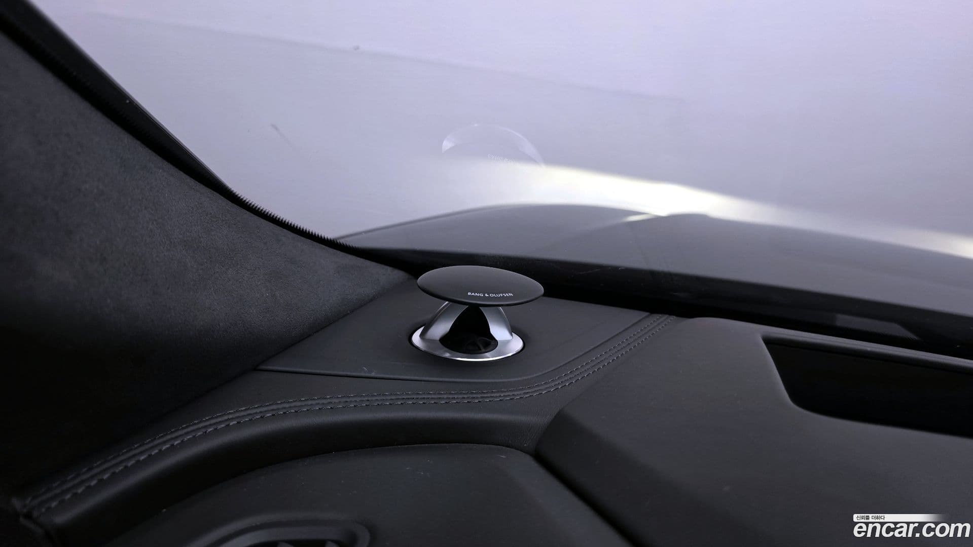 Main__Slider__Photo:RSQ8 Audi 2023.2-19