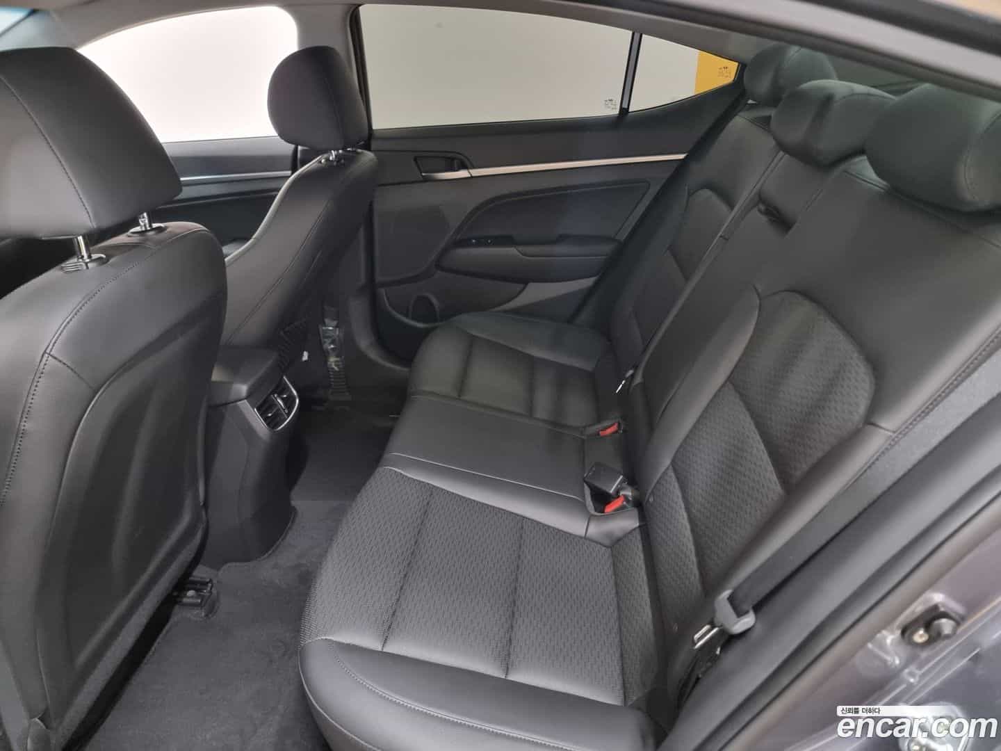 AVANTE Hyundai 2019.3-OPTION-016