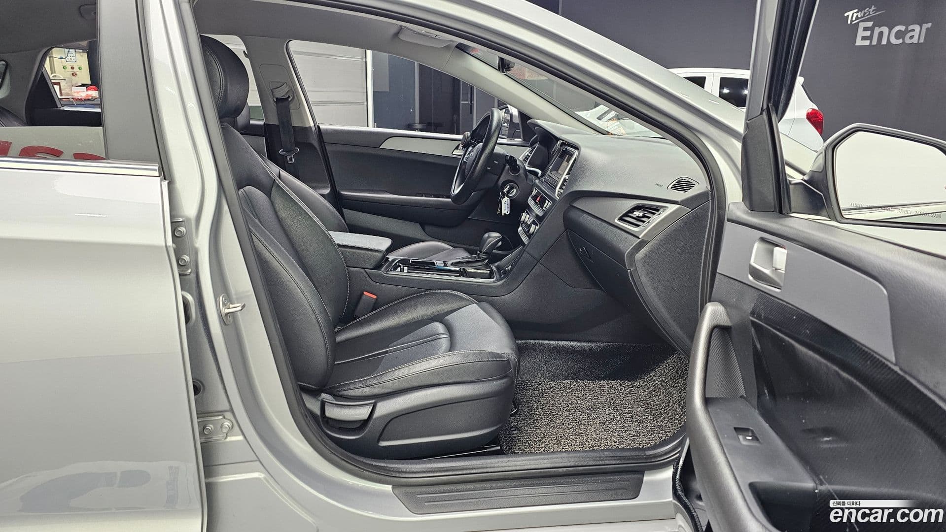 Main__Slider__Photo:Sonata Hyundai 2023.4-10