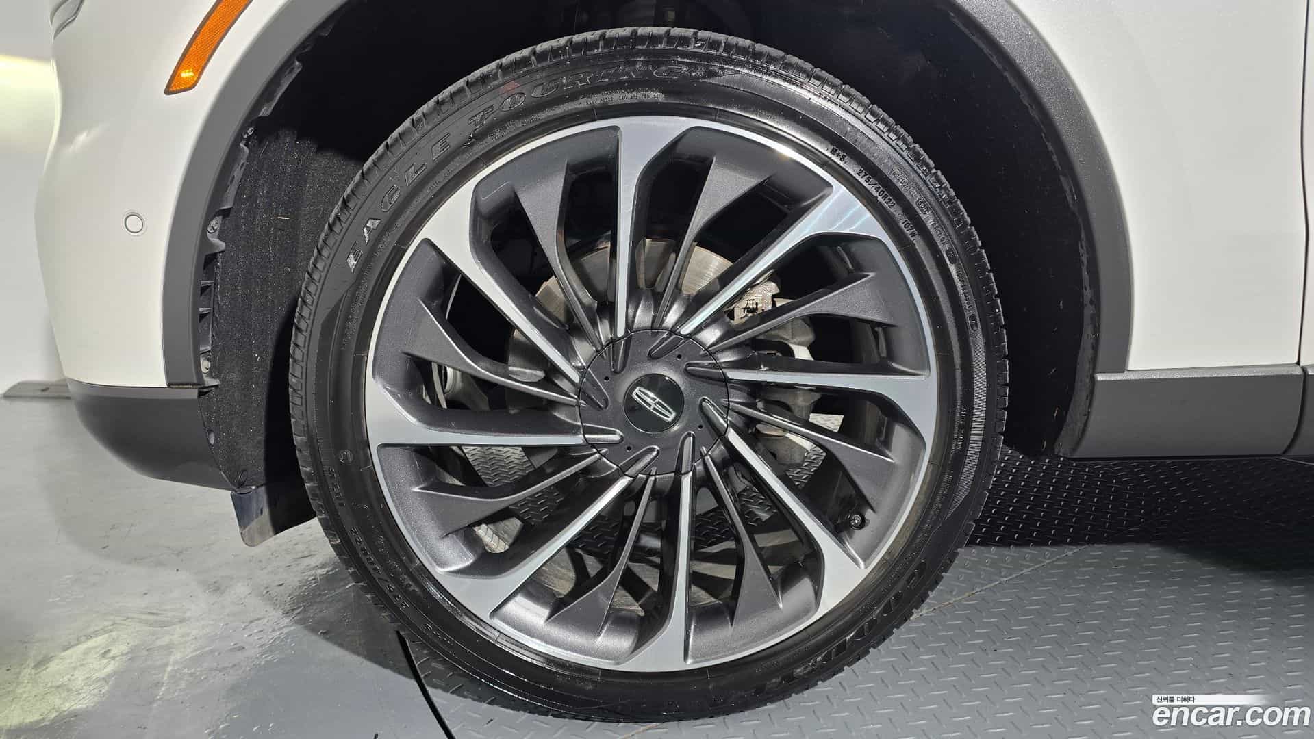 Aviator Lincoln 2020.10-OUTER-005