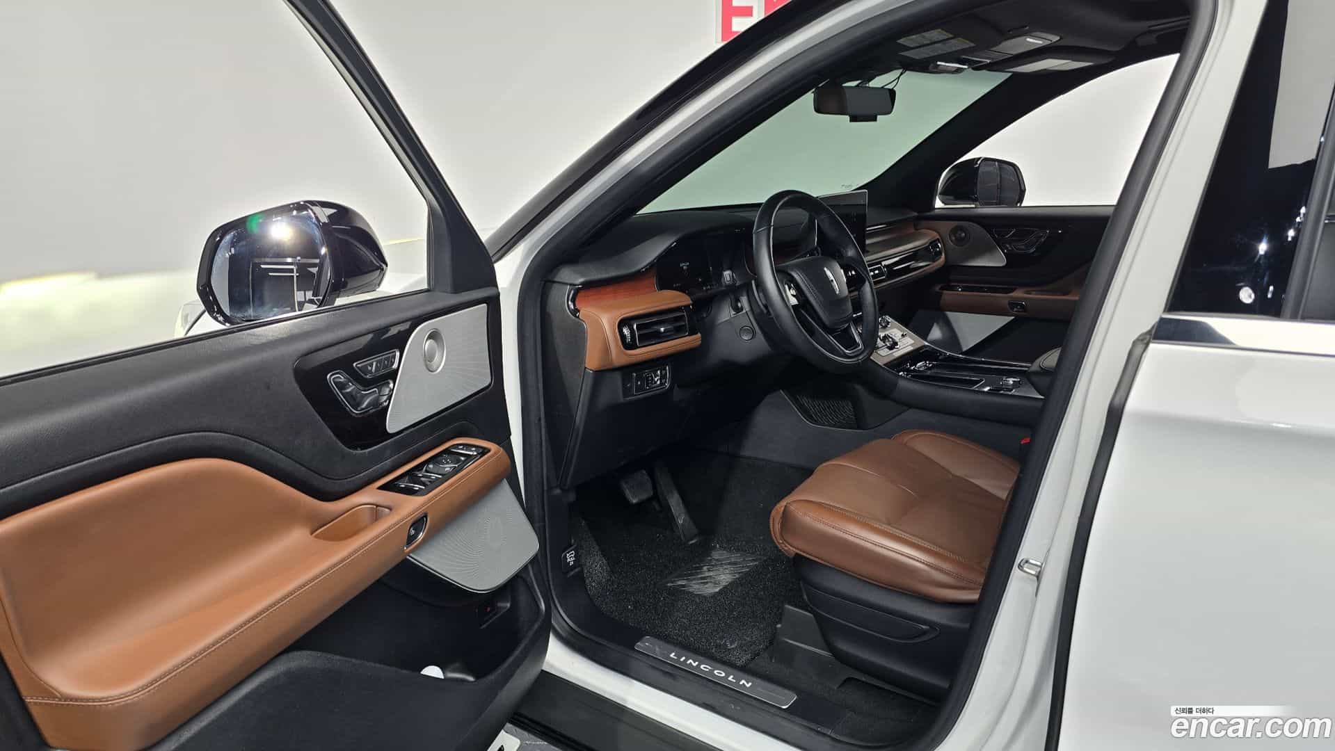 Aviator Lincoln 2020.10-INNER-010