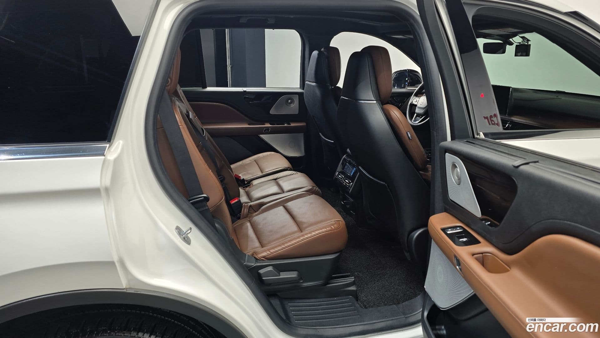 Main__Slider__Photo:Aviator Lincoln 2020.10-11