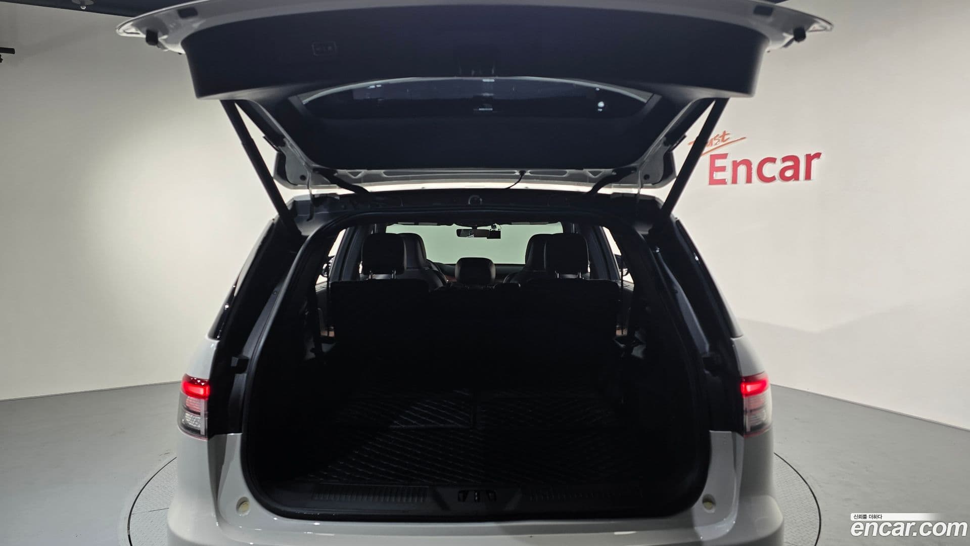 Main__Slider__Photo:Aviator Lincoln 2020.10-19